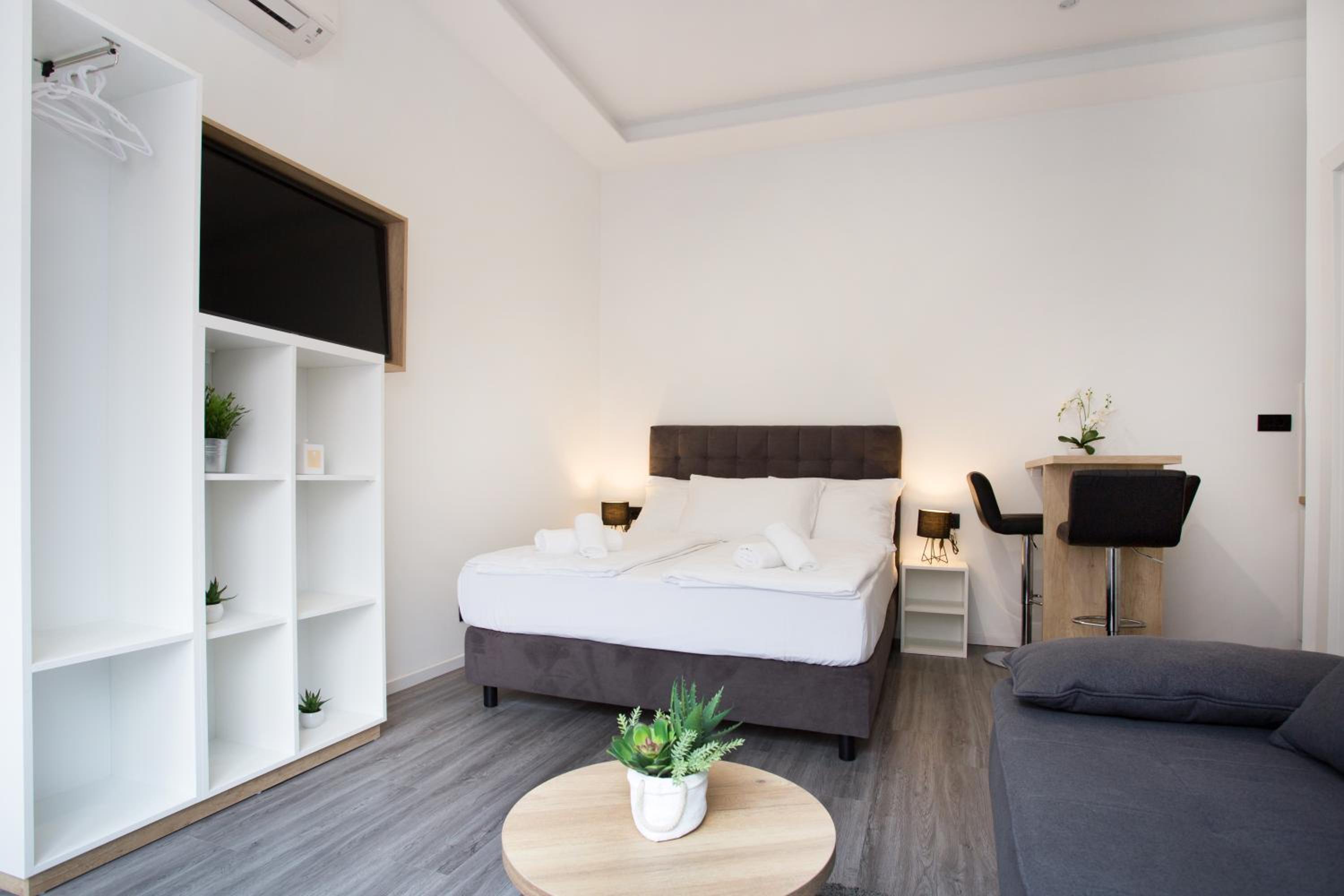 Studio Apartment