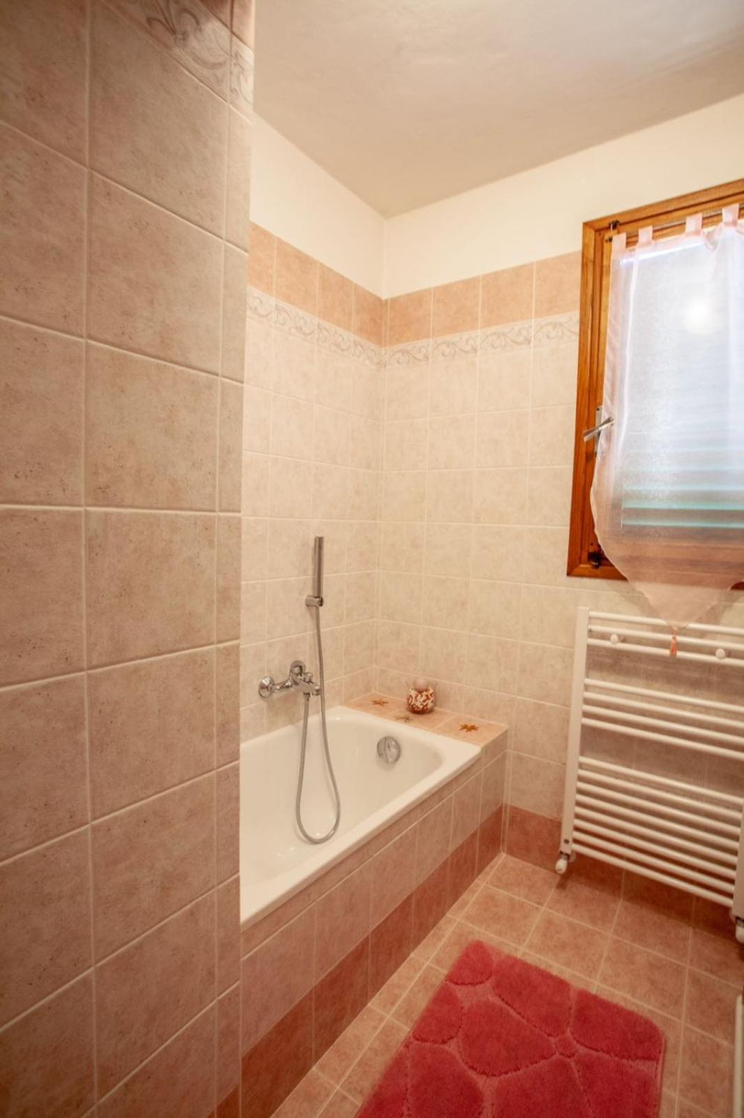 Apartment with Balcony - Photo 3