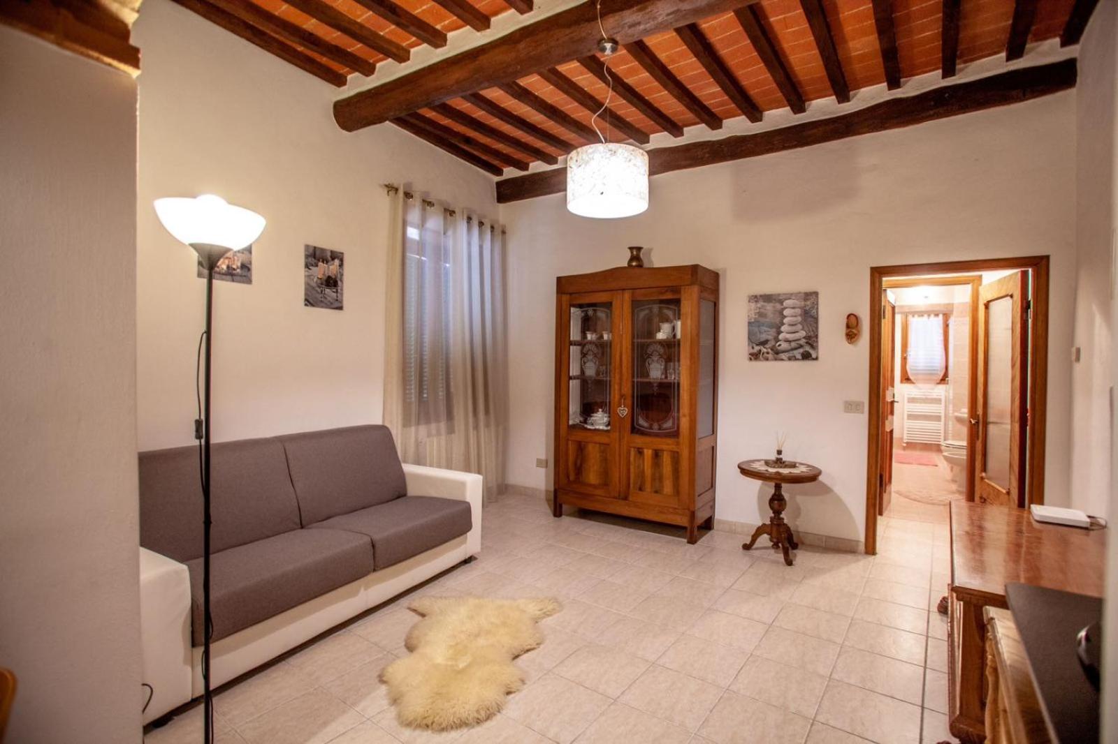 Apartment with Balcony - Photo 4