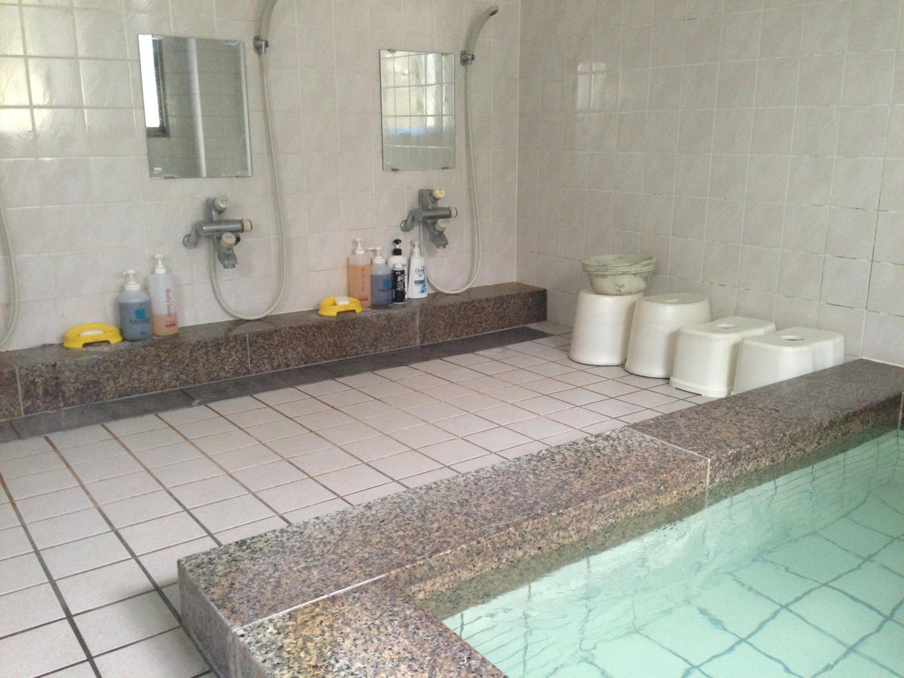 Twin Room with Shared Bathroom photo 3