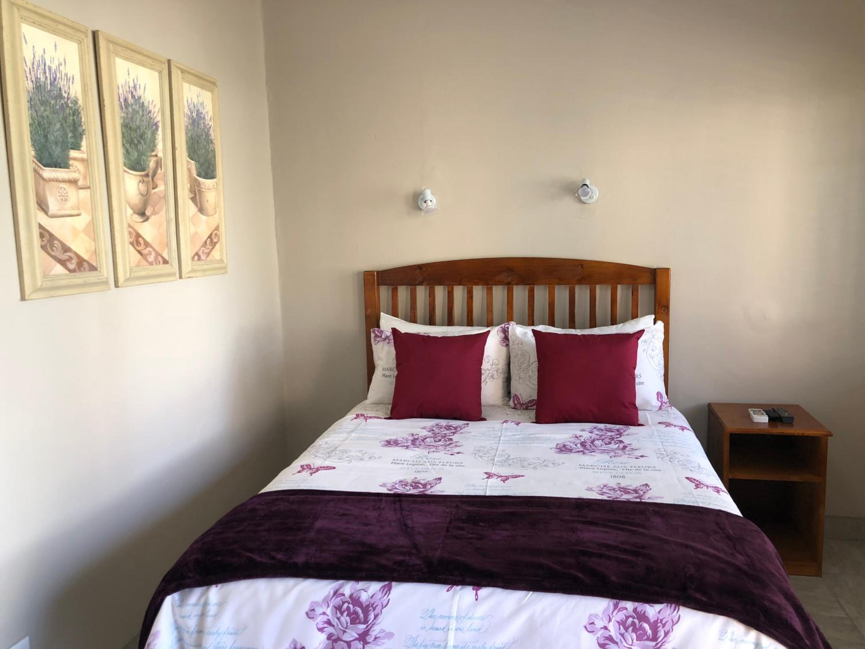 Double Room - Photo 3