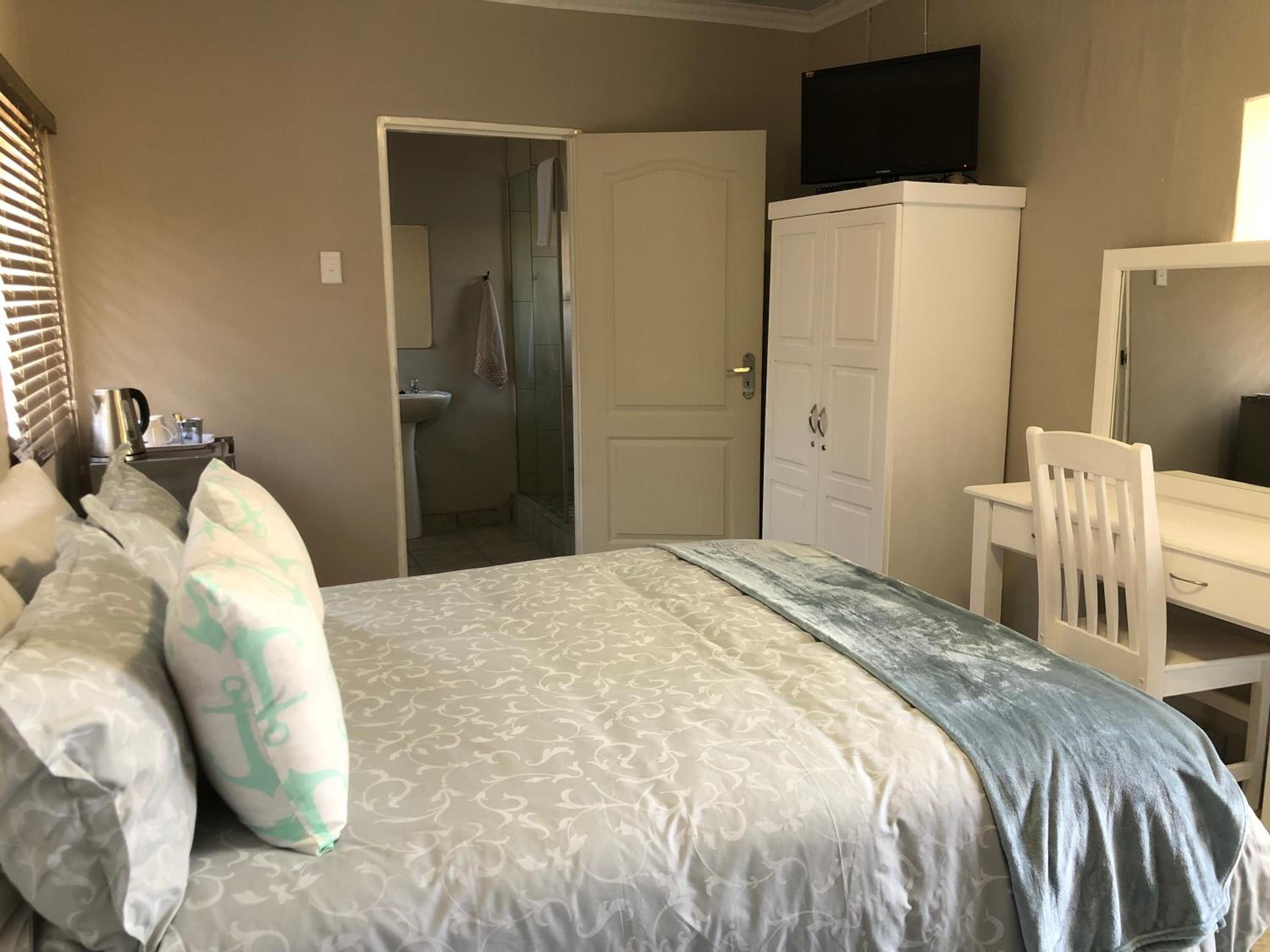 Family Room - Photo 15