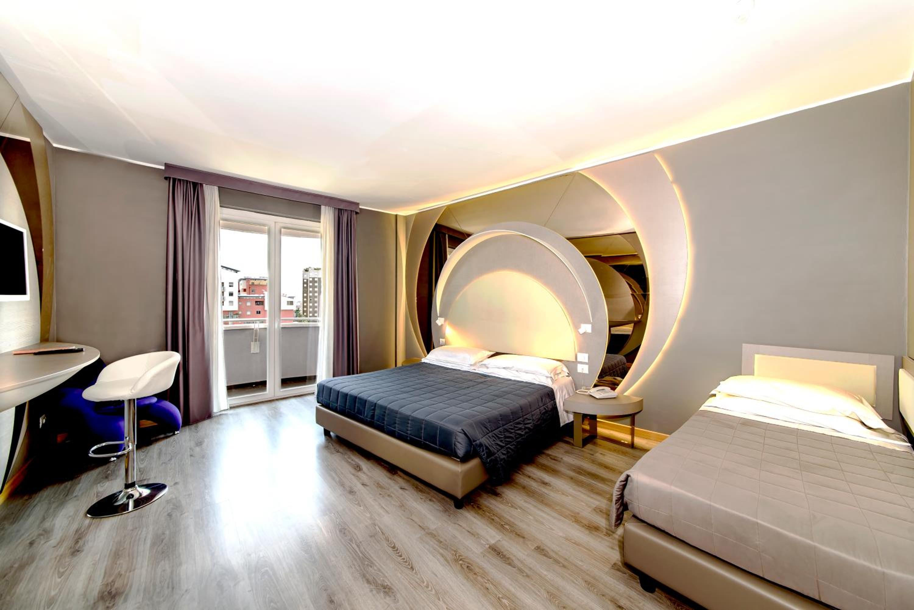 Deluxe Triple Room with Balcony photo 1