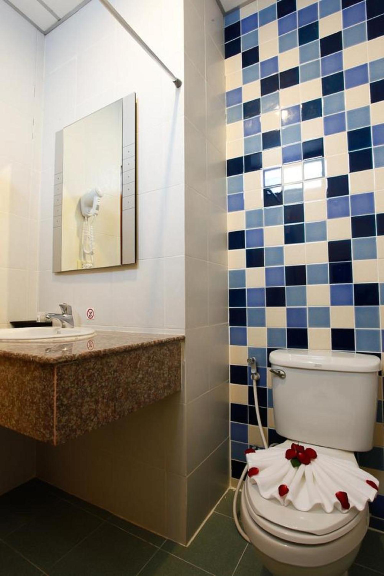 Standard Double Room - Photo 7