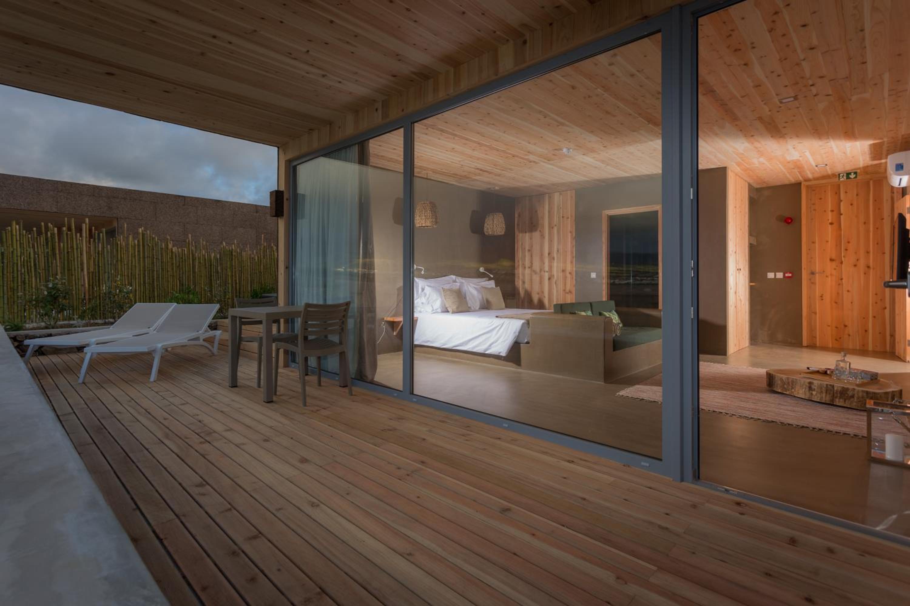 Deluxe Studio with Side Sea View and Private Hot Tub