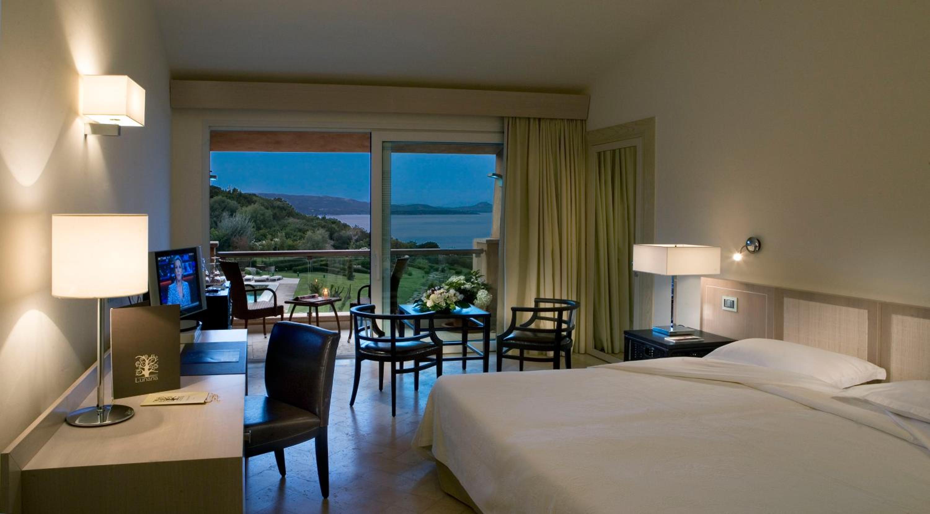 Superior Double Room with Sea View - Photo 1