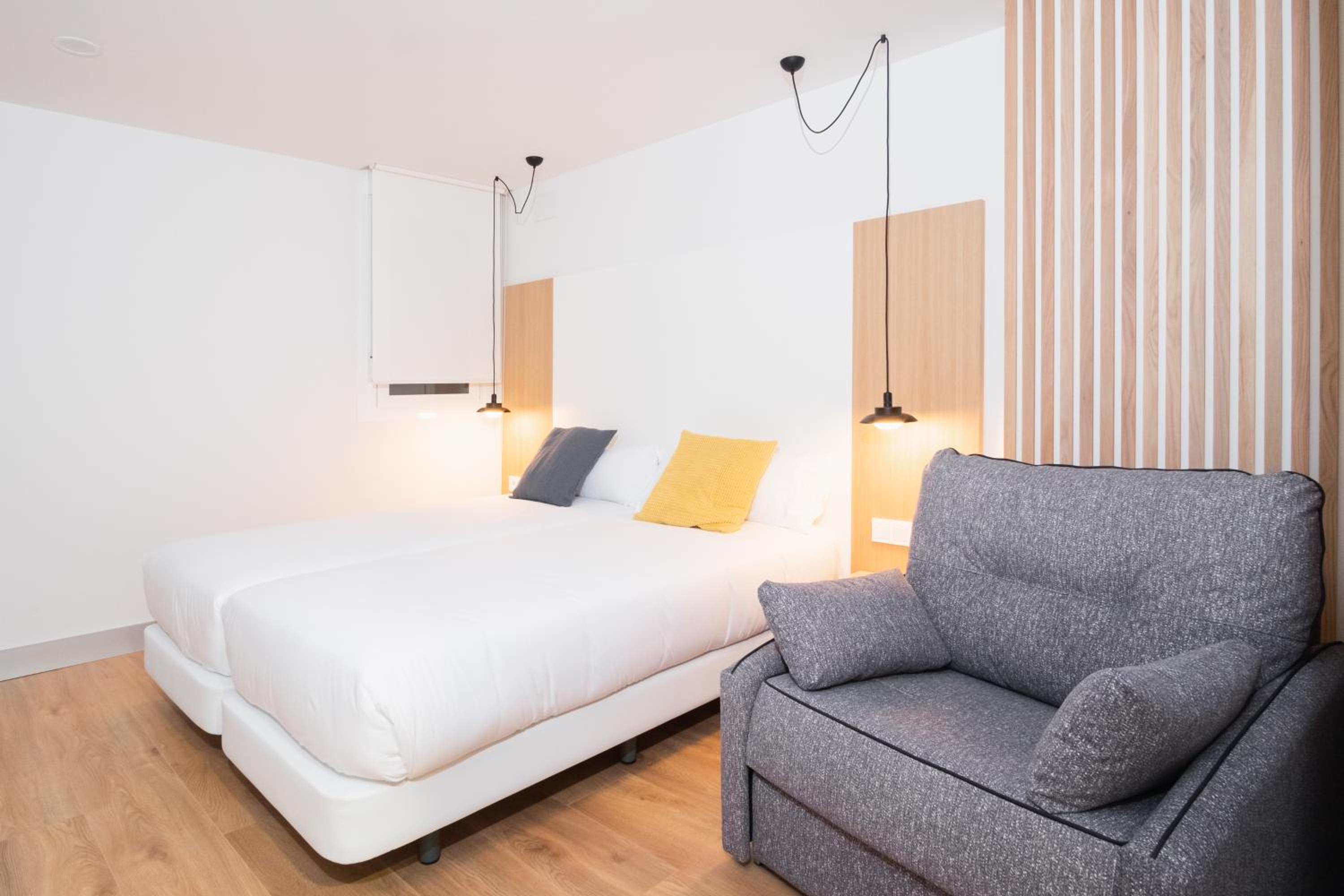 Double Room with Extra Bed - Photo 4