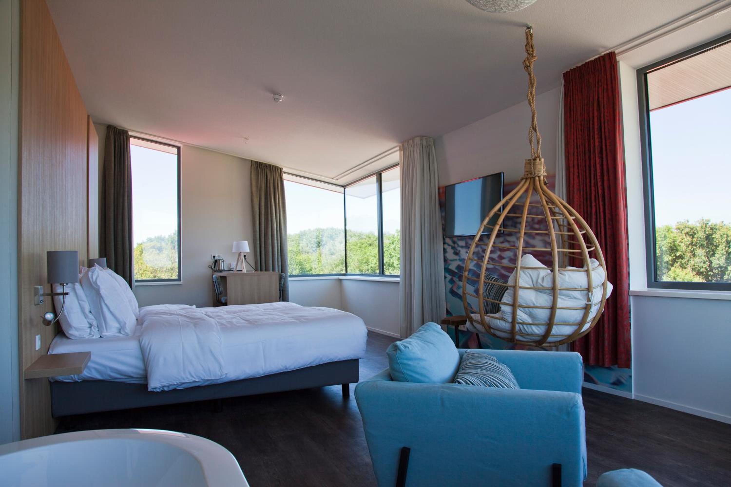 Suite (No pets allowed) photo 1