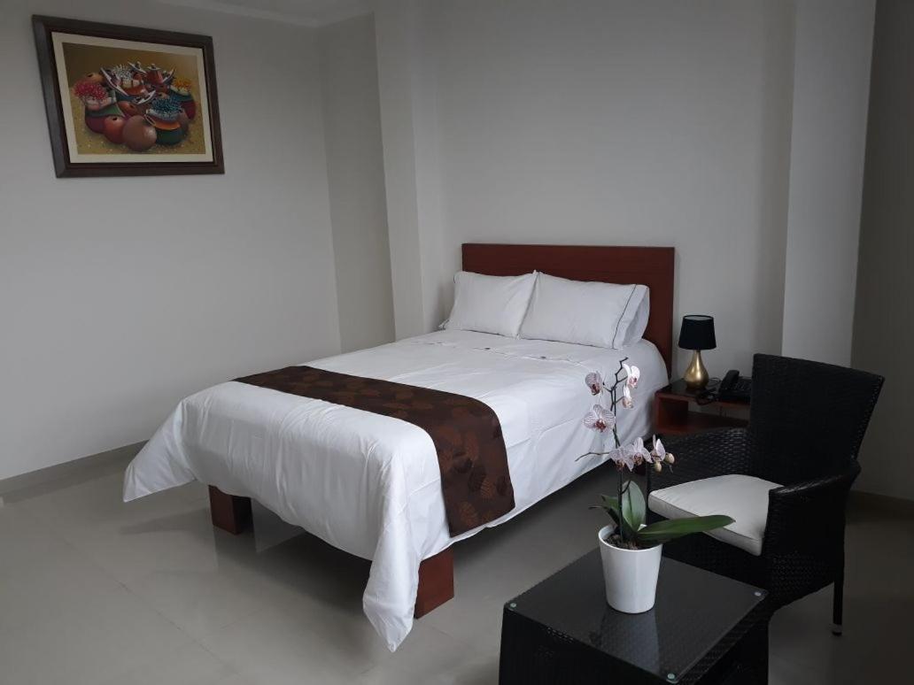 Double Room with Private Bathroom photo 2