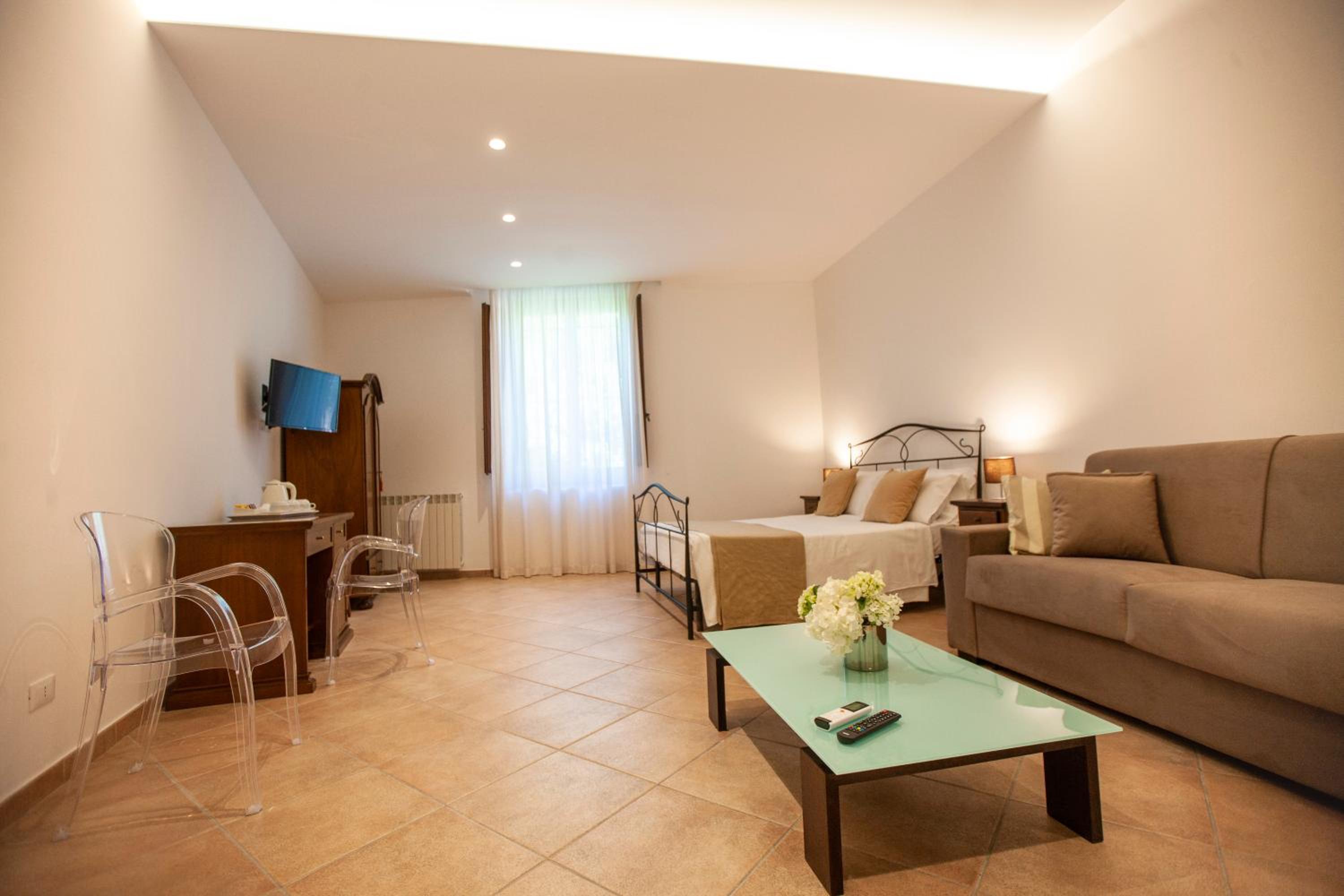 Junior Suite - Photo 9