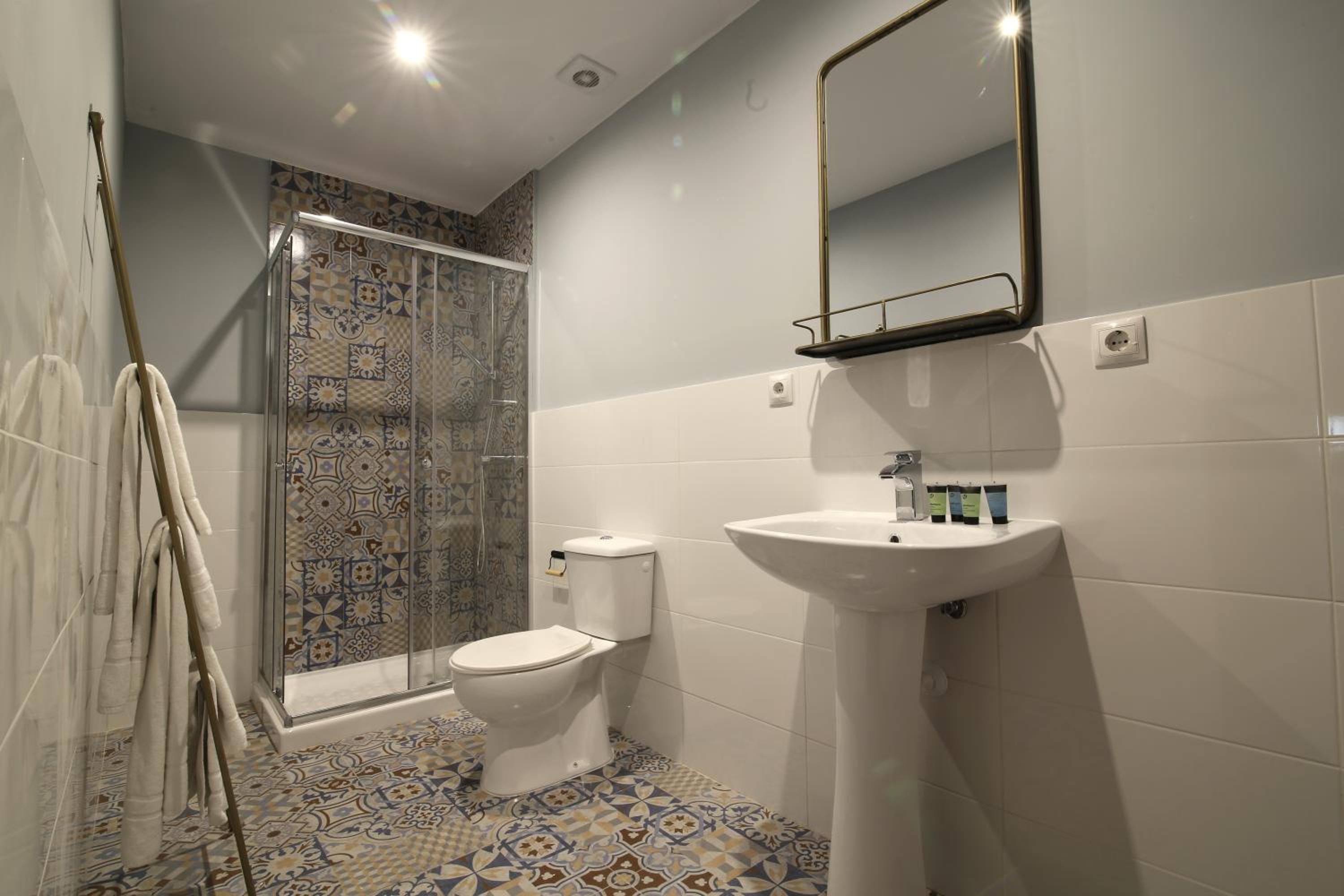 Double Room with Shared Bathroom photo 3