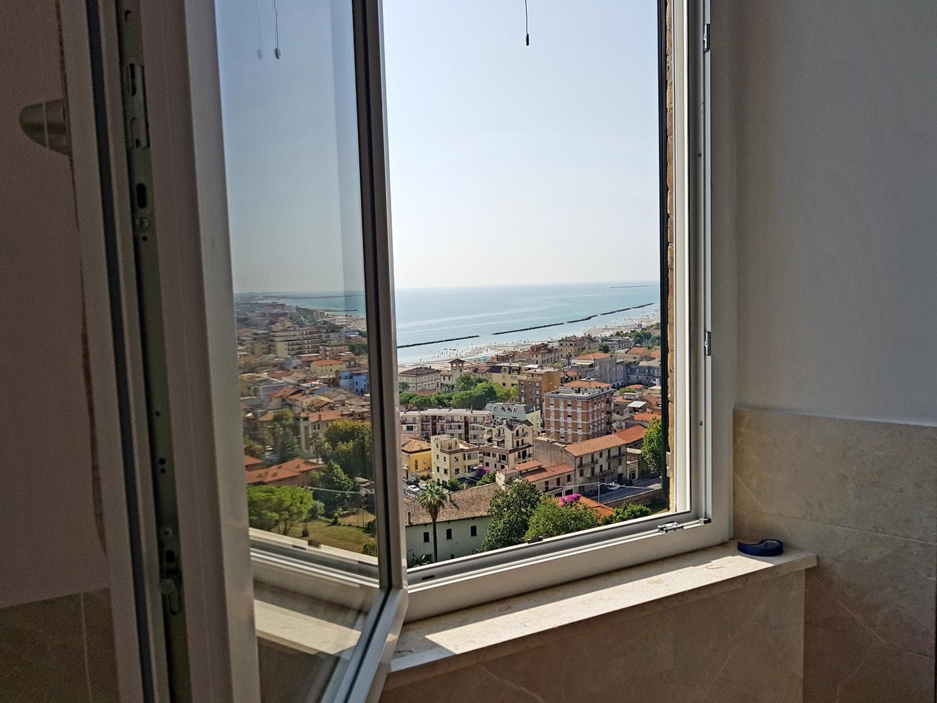Deluxe Double Room with Sea View photo 2
