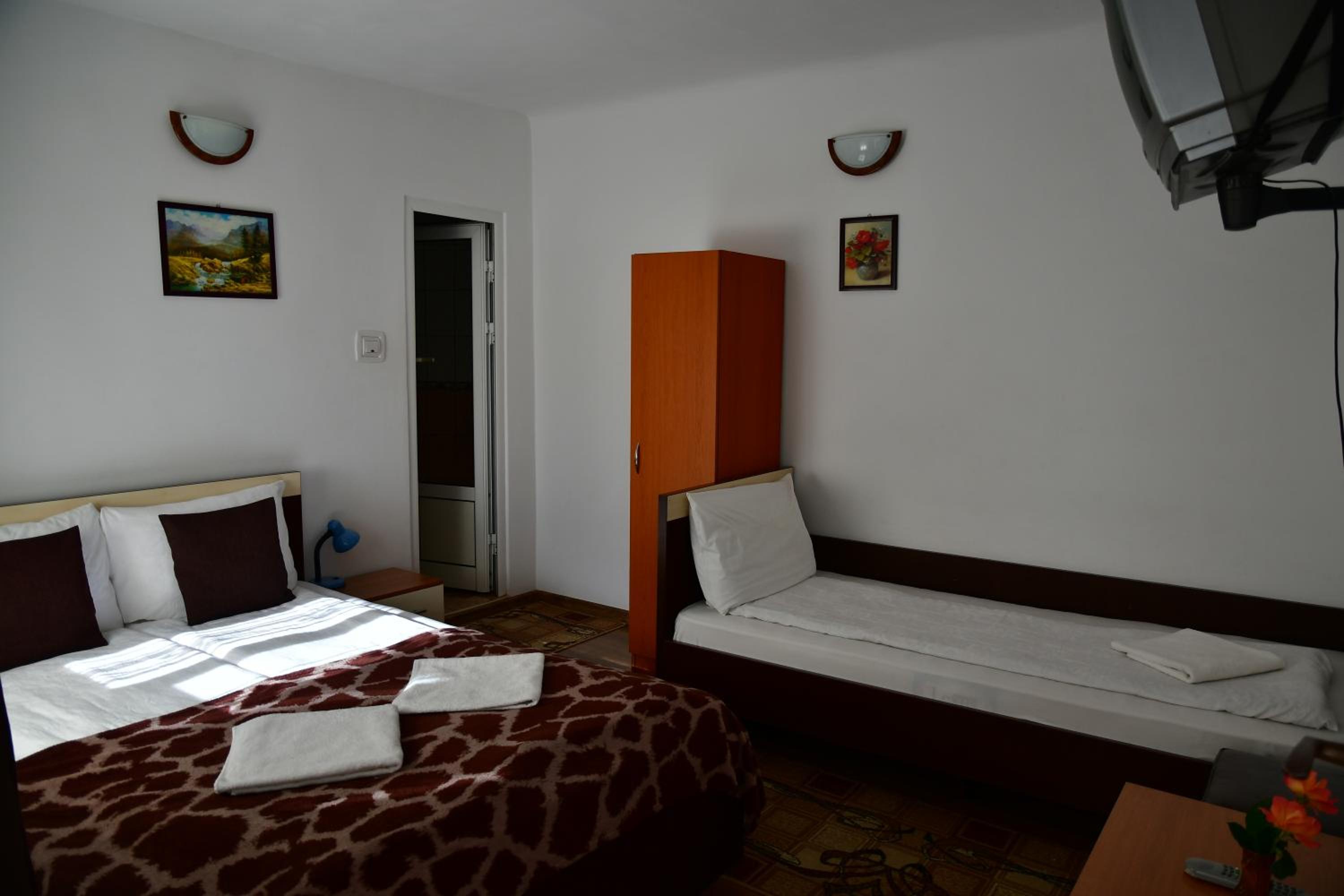 Triple Room with Private Bathroom photo 1