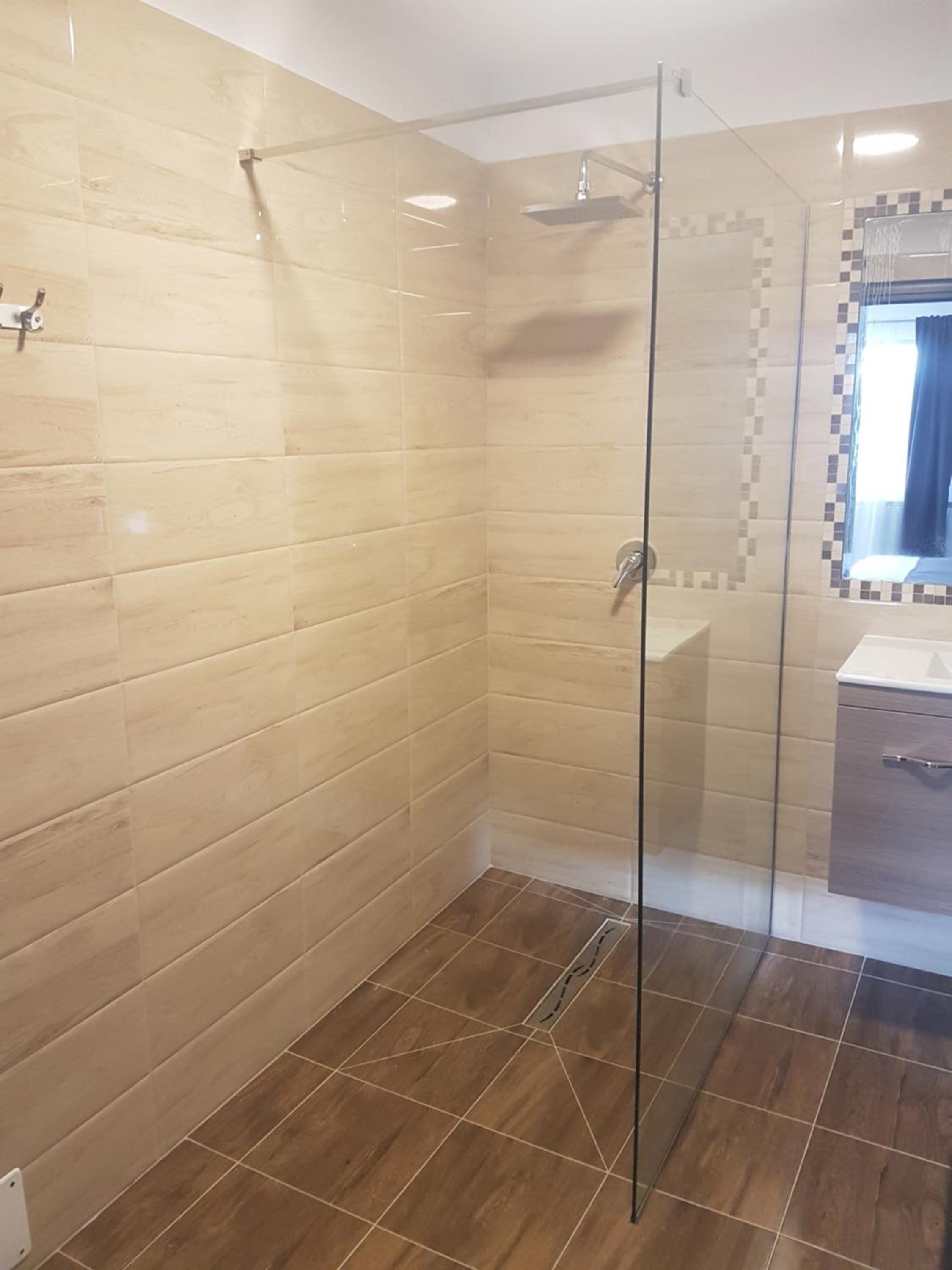 Double Room with Private Bathroom - Photo 11