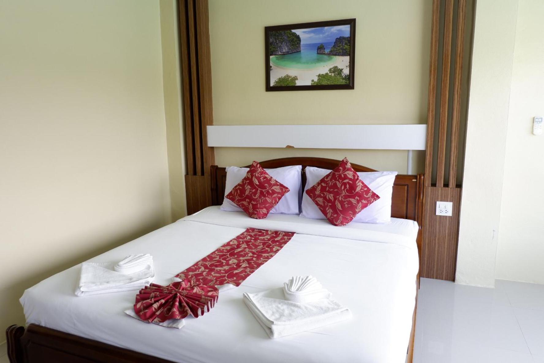Economy Double Room - Photo 11