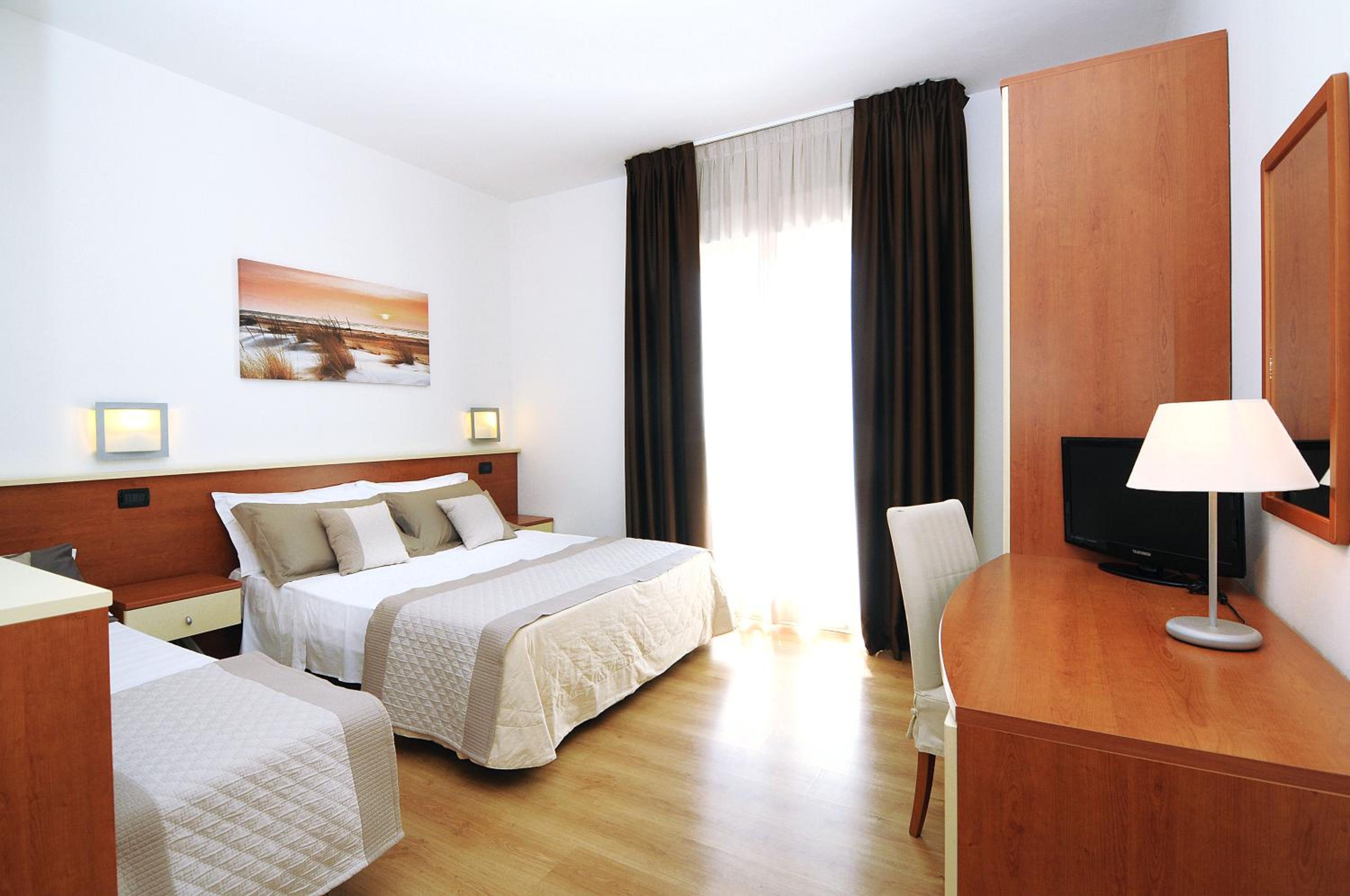 Triple Room with Balcony and Sea View photo 1