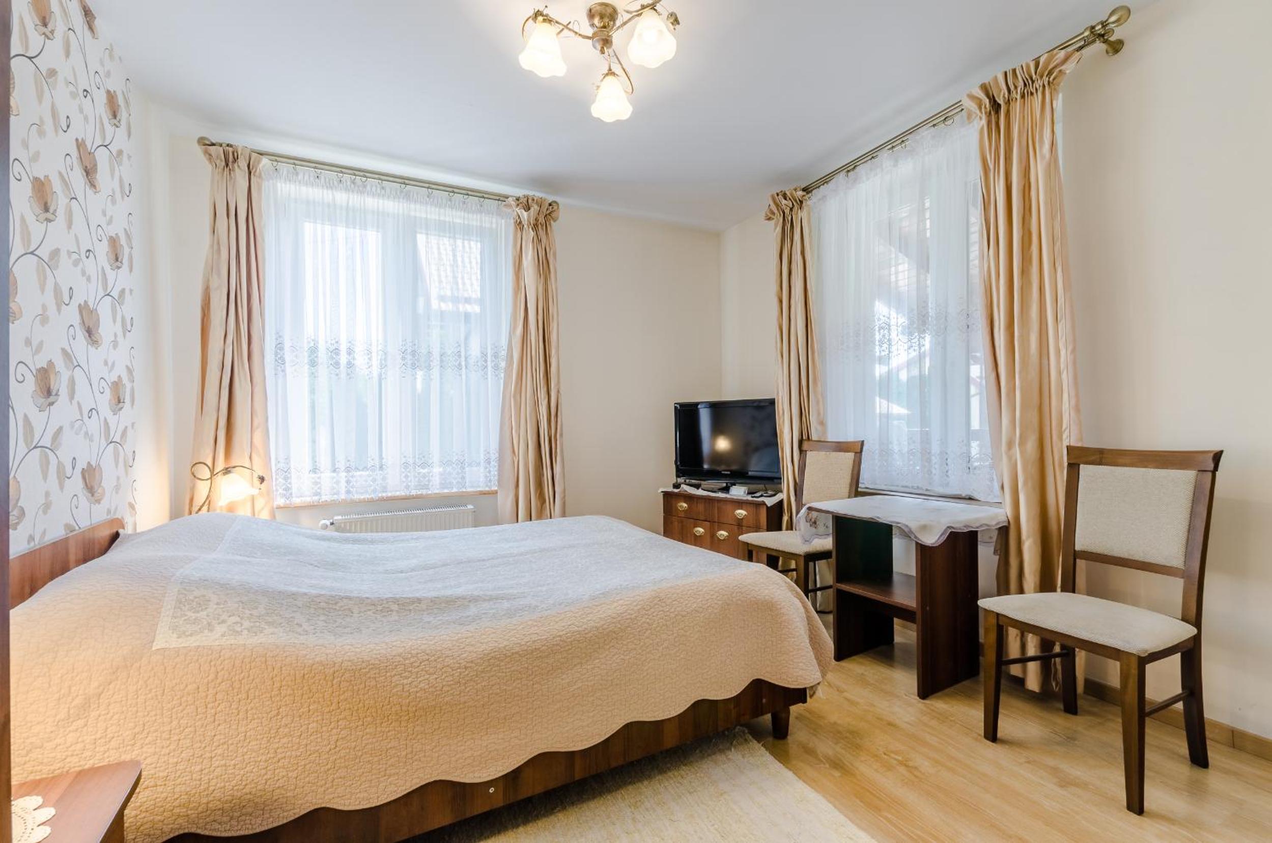 Small Double Room - Photo 2