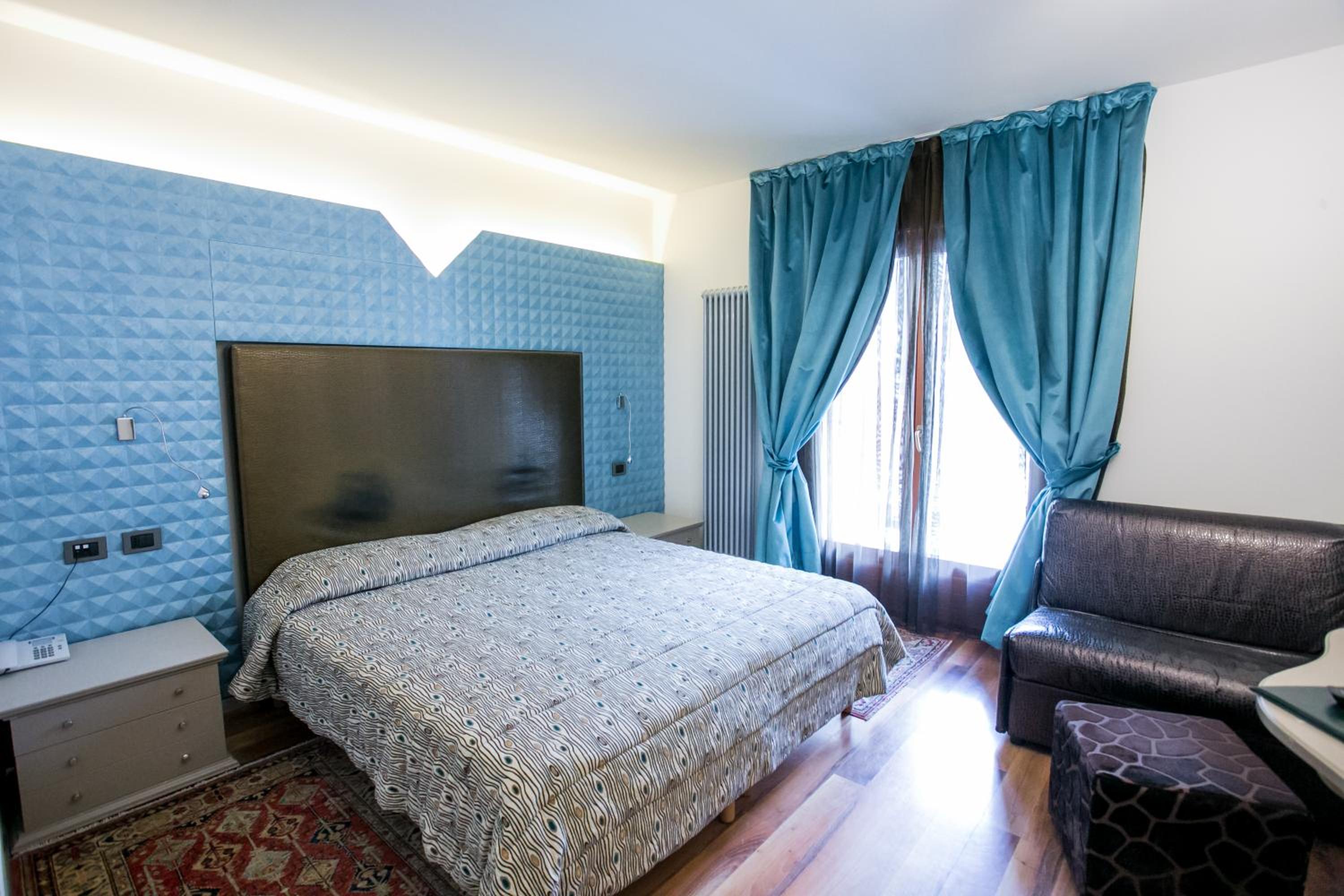 Standard Triple Room - Photo 1