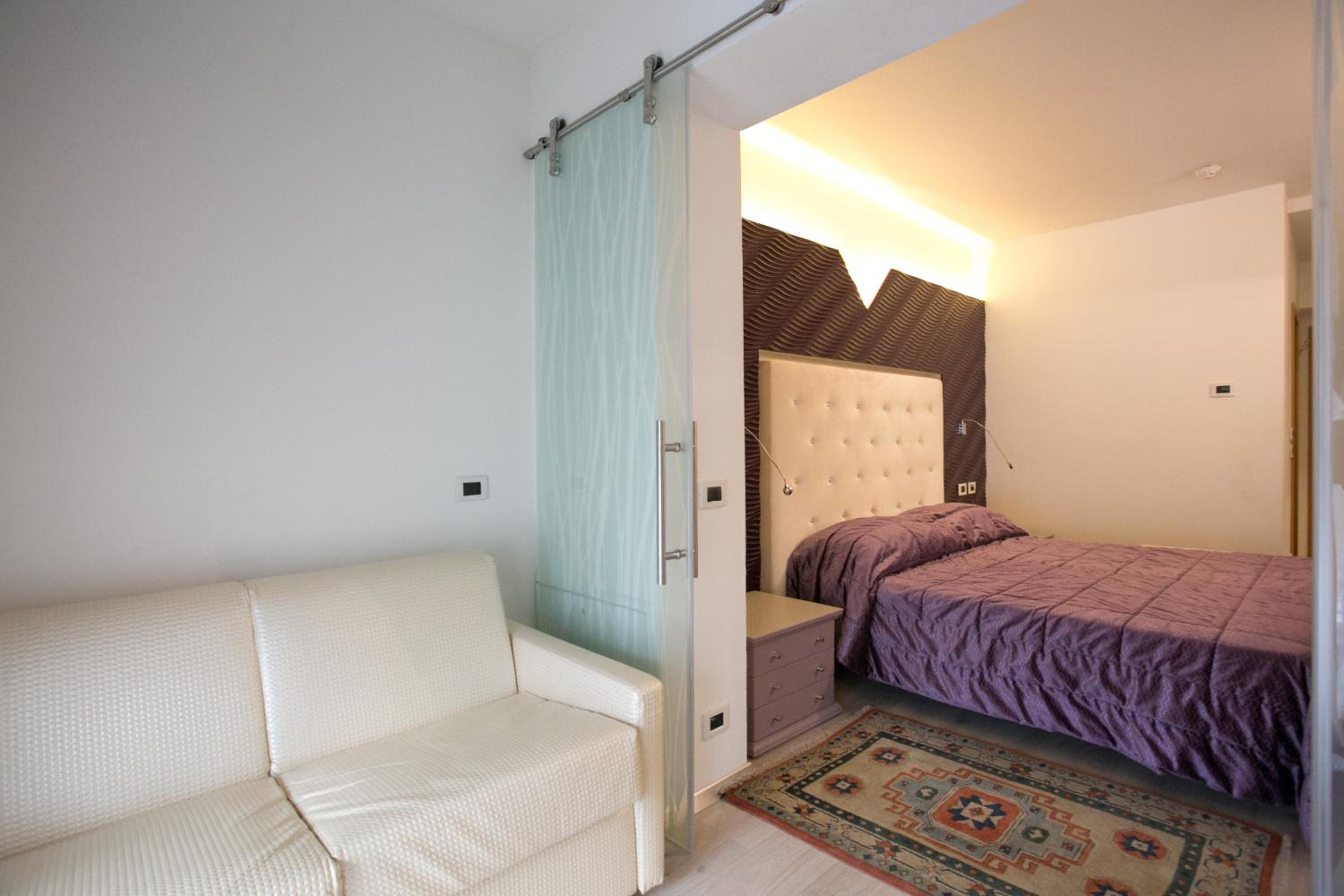 Classic Quadruple Room - Photo 10