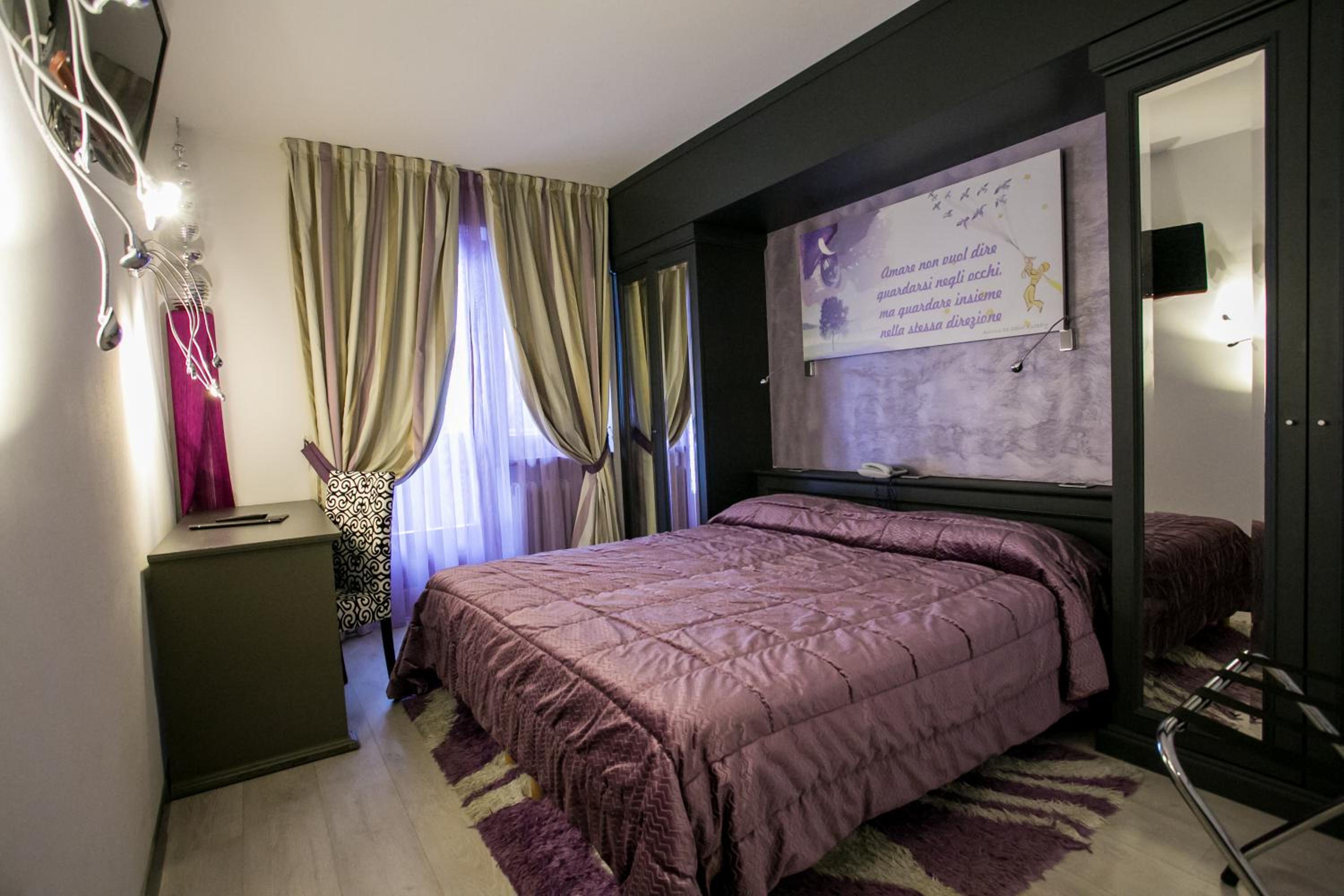 Standard Double Room - Photo 1