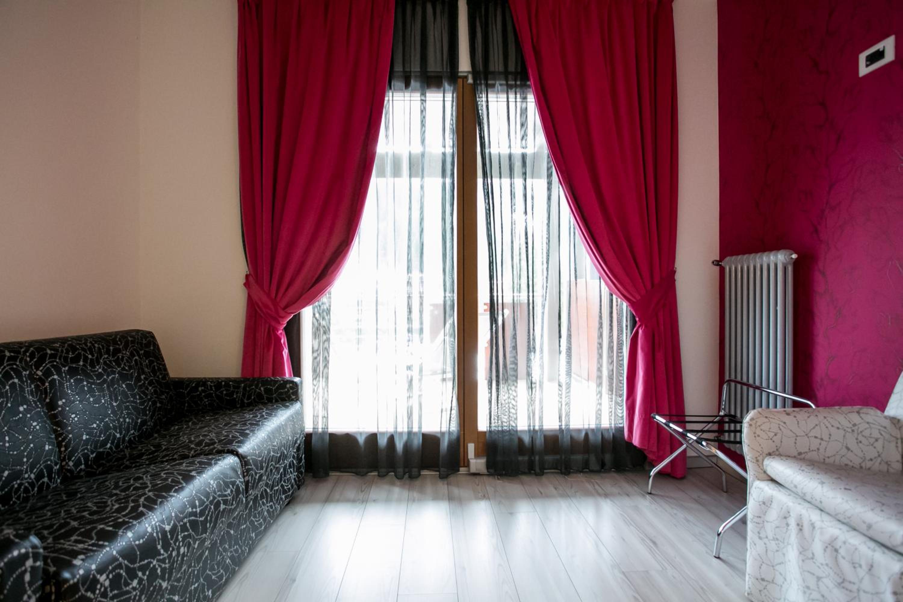 Classic Quadruple Room - Photo 6