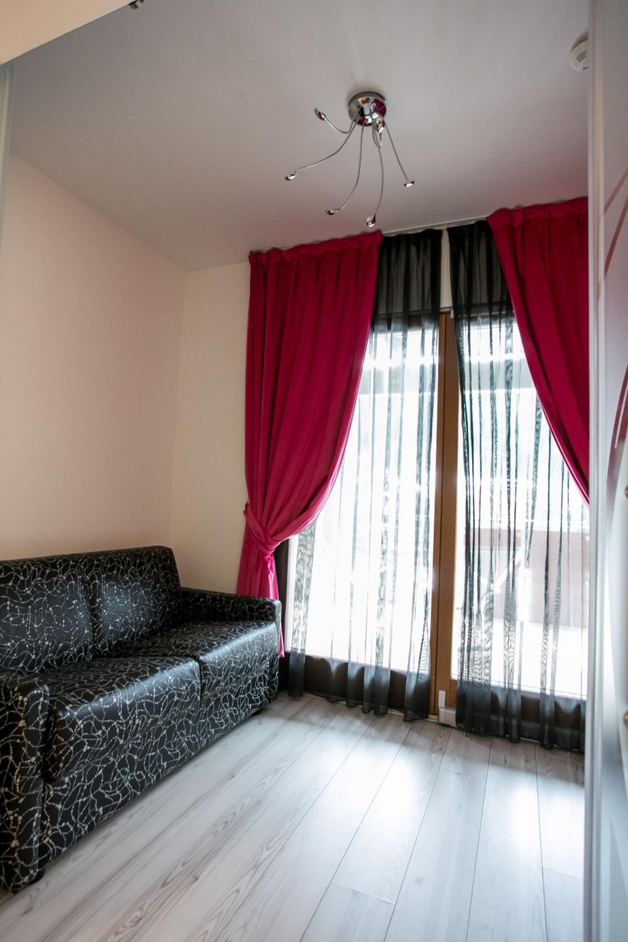 Classic Quadruple Room - Photo 13