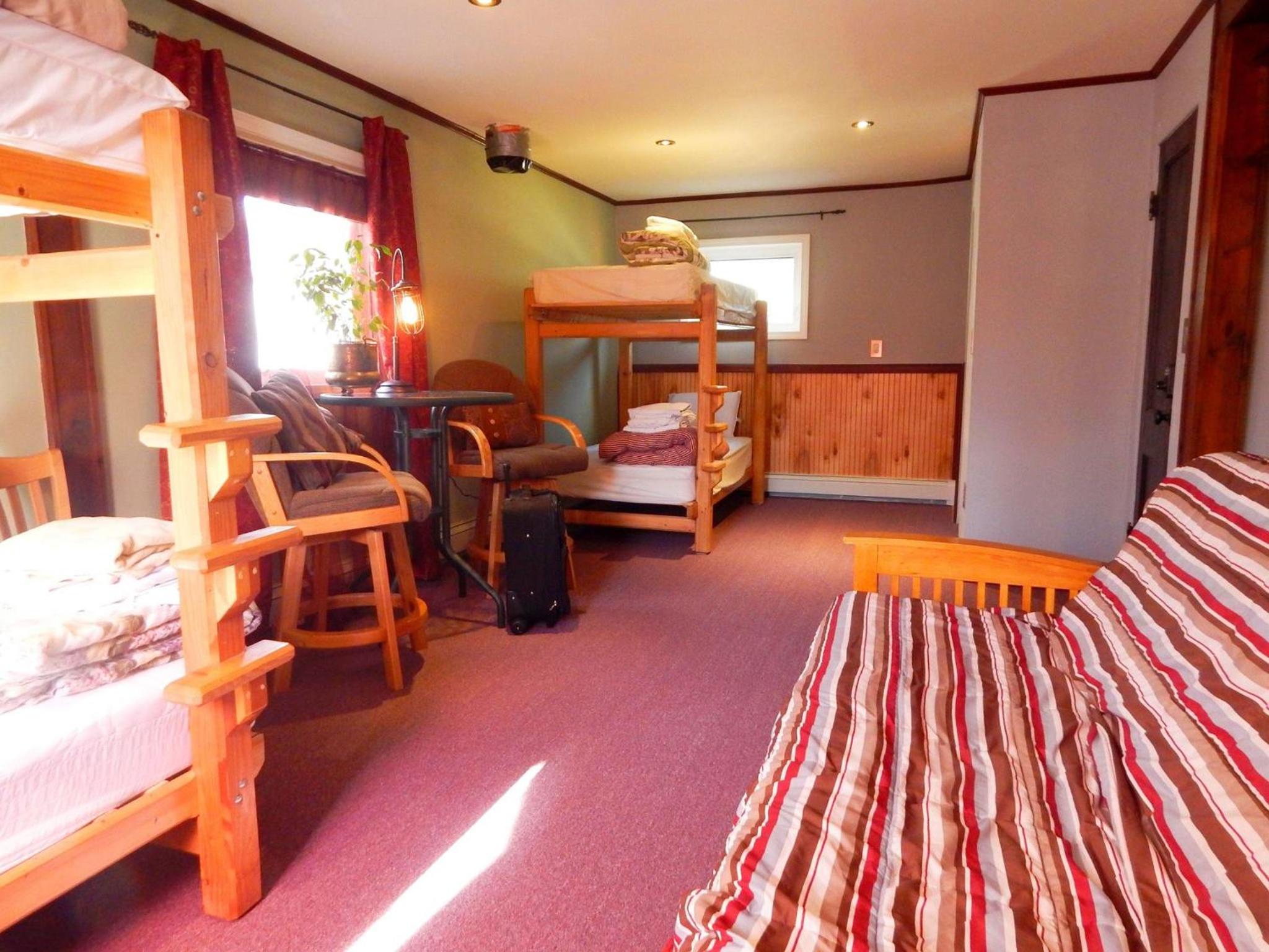 Bed in 4-Bed Mixed Dormitory Room photo 3