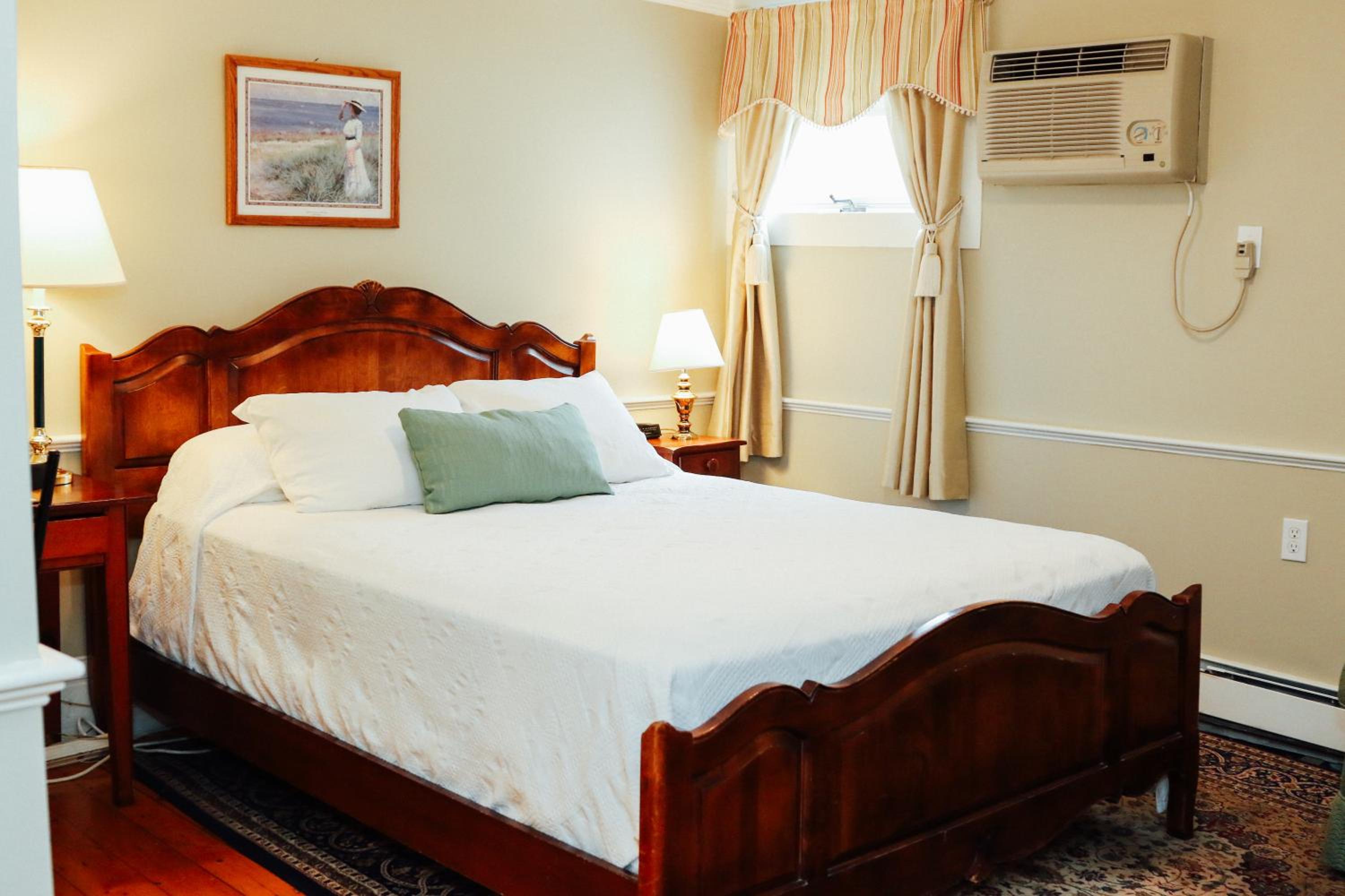 Deluxe Queen Room - Photo 5
