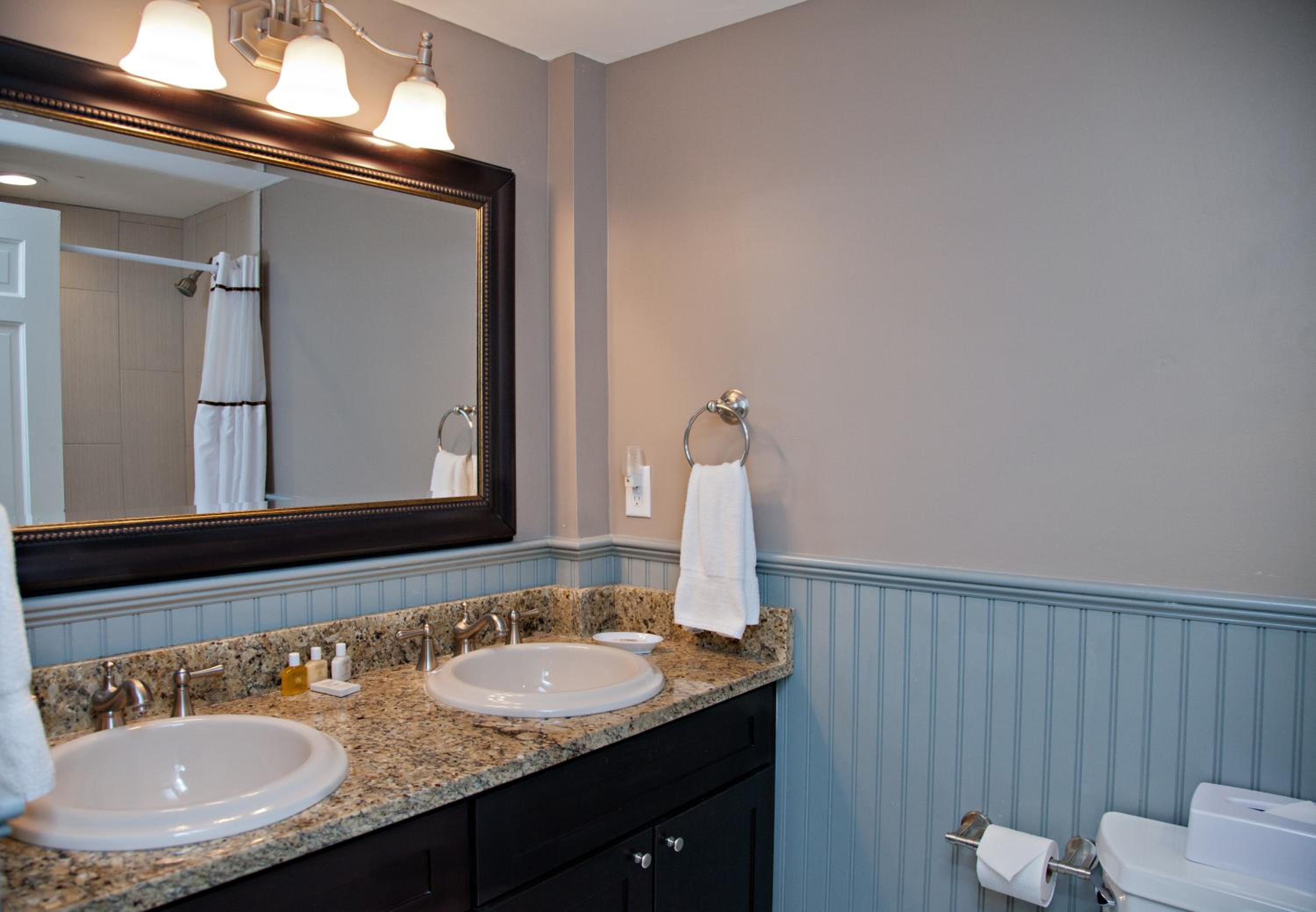 Deluxe King Room - Photo 3