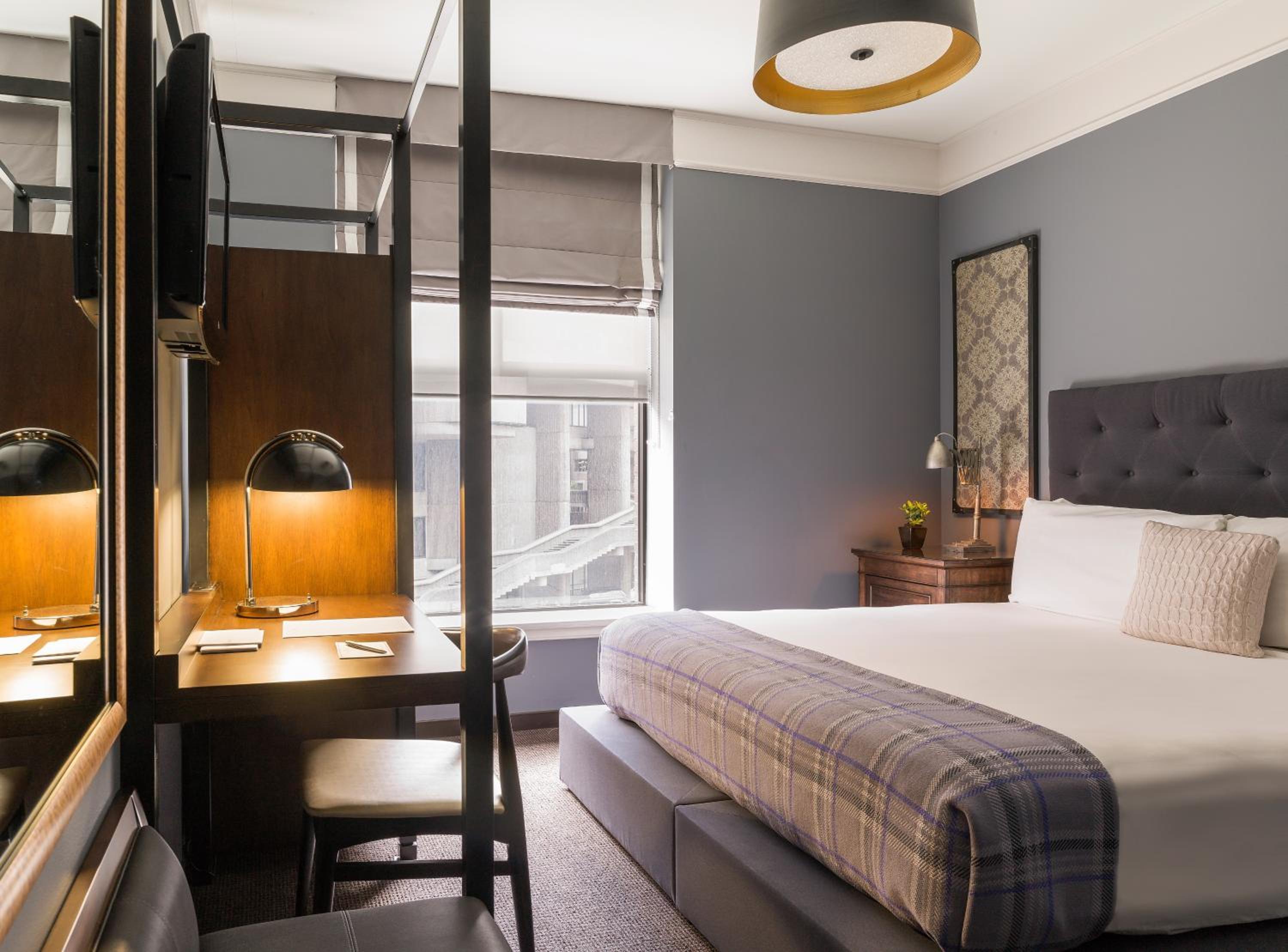 Deluxe King Room - Photo 1