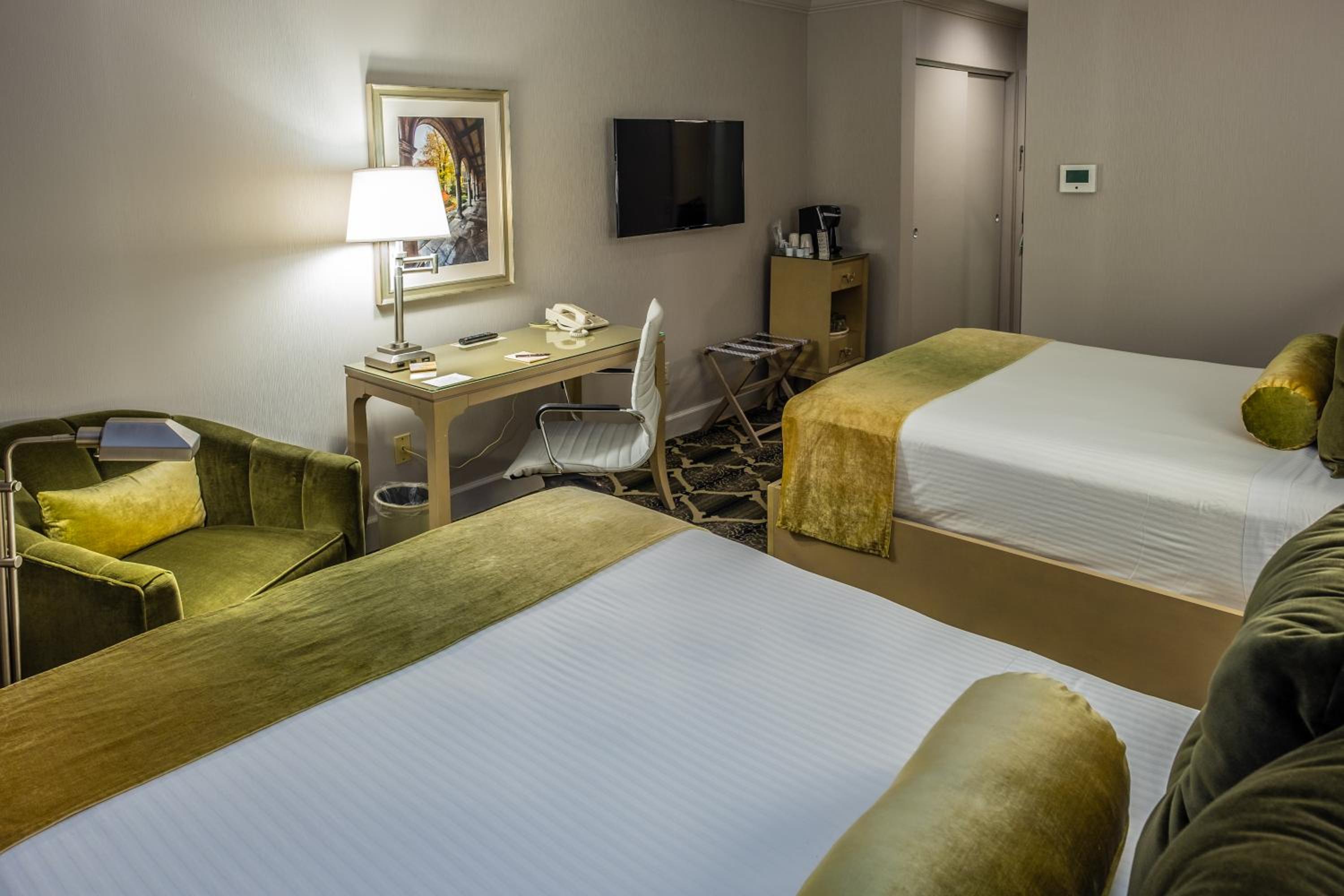 Double Room with Two Double Beds - Photo 1