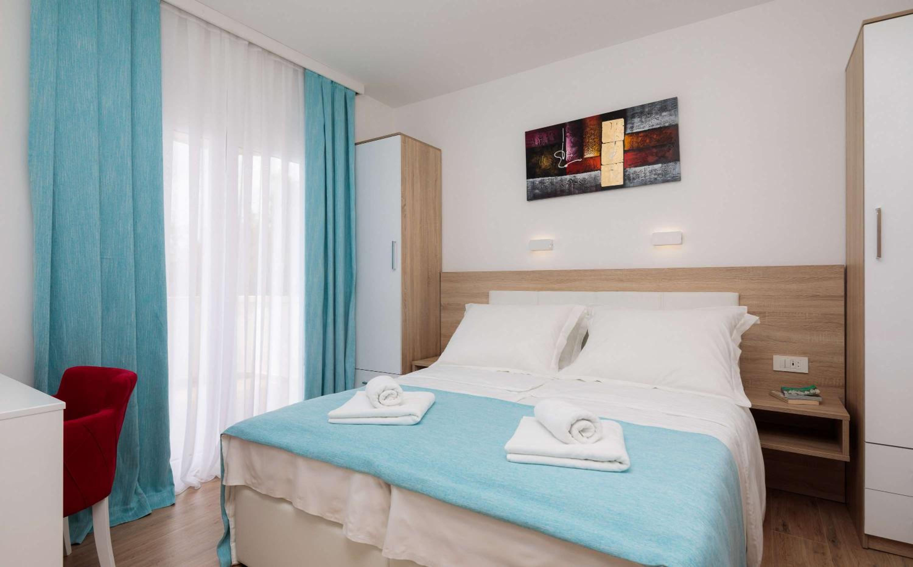 One-Bedroom Apartment with Sea View photo 1