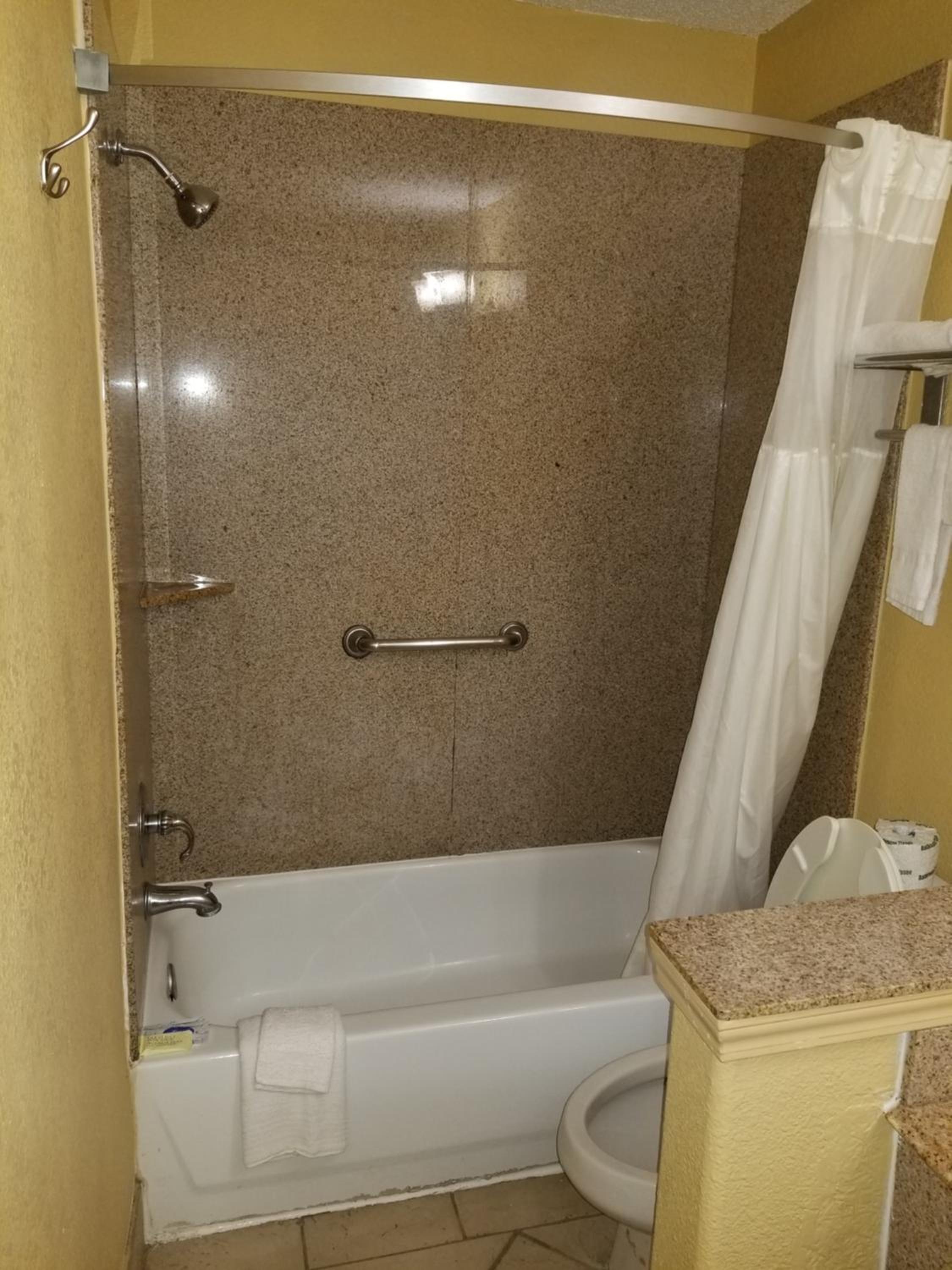 Queen Room With Two Queen Beds photo 2