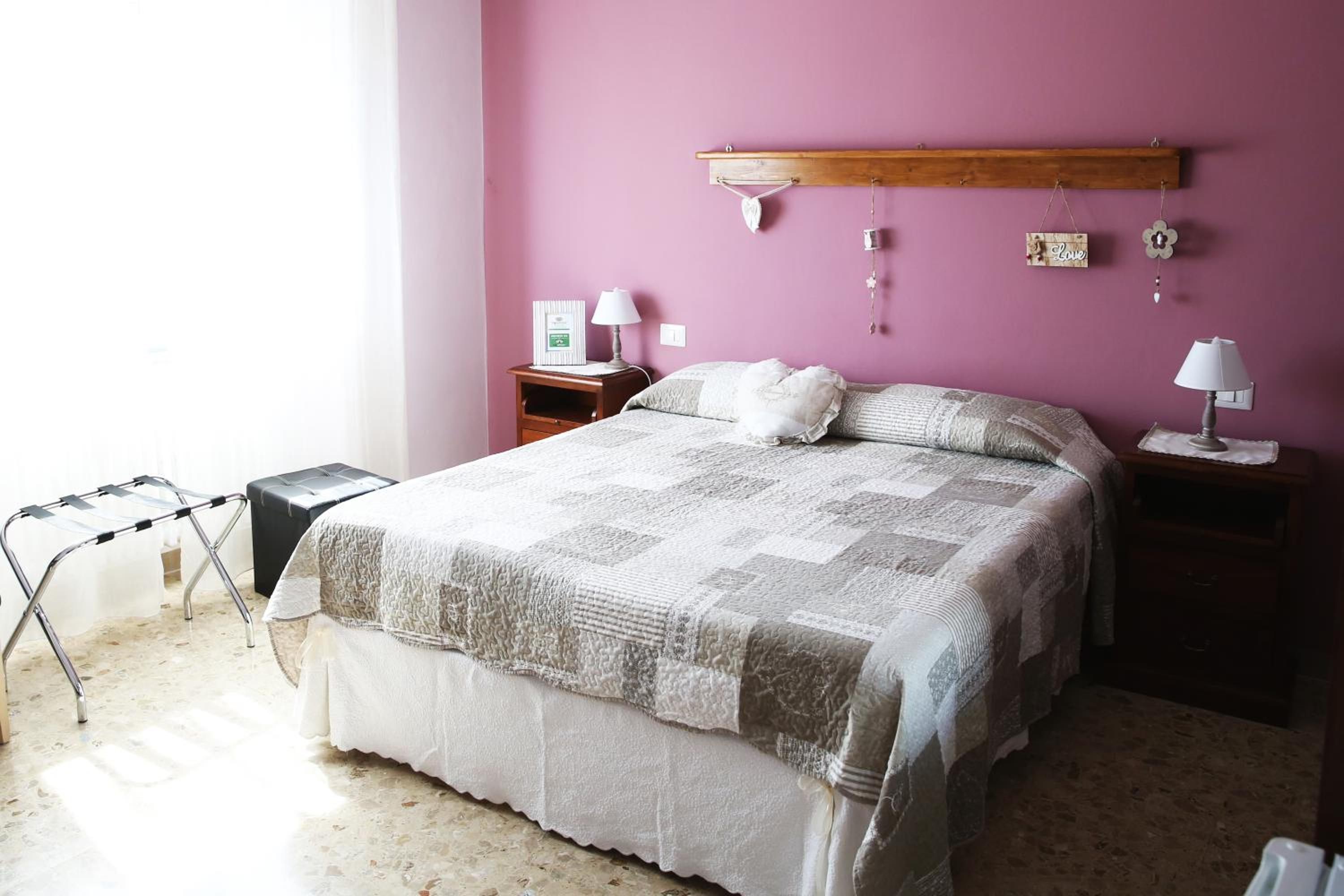 Double Room With Private External Bathroom photo 1