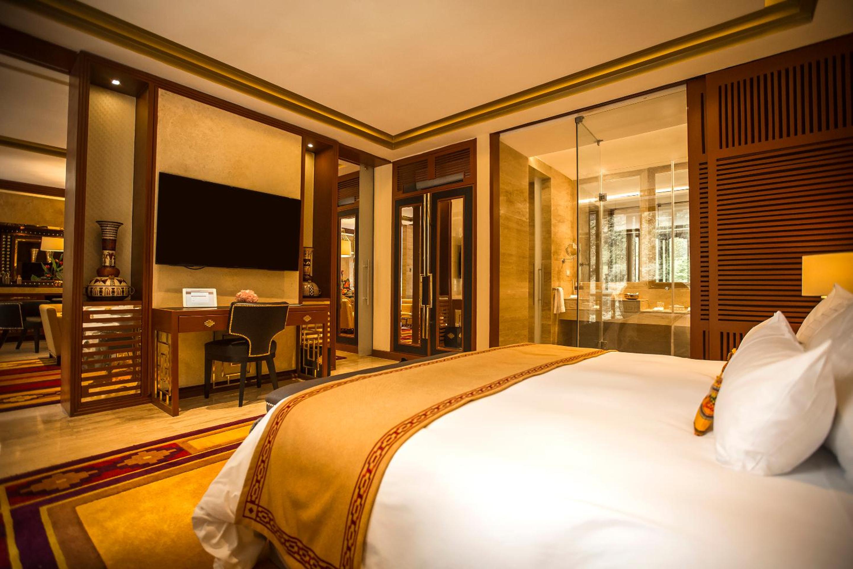 Imperial Suite - Photo 3
