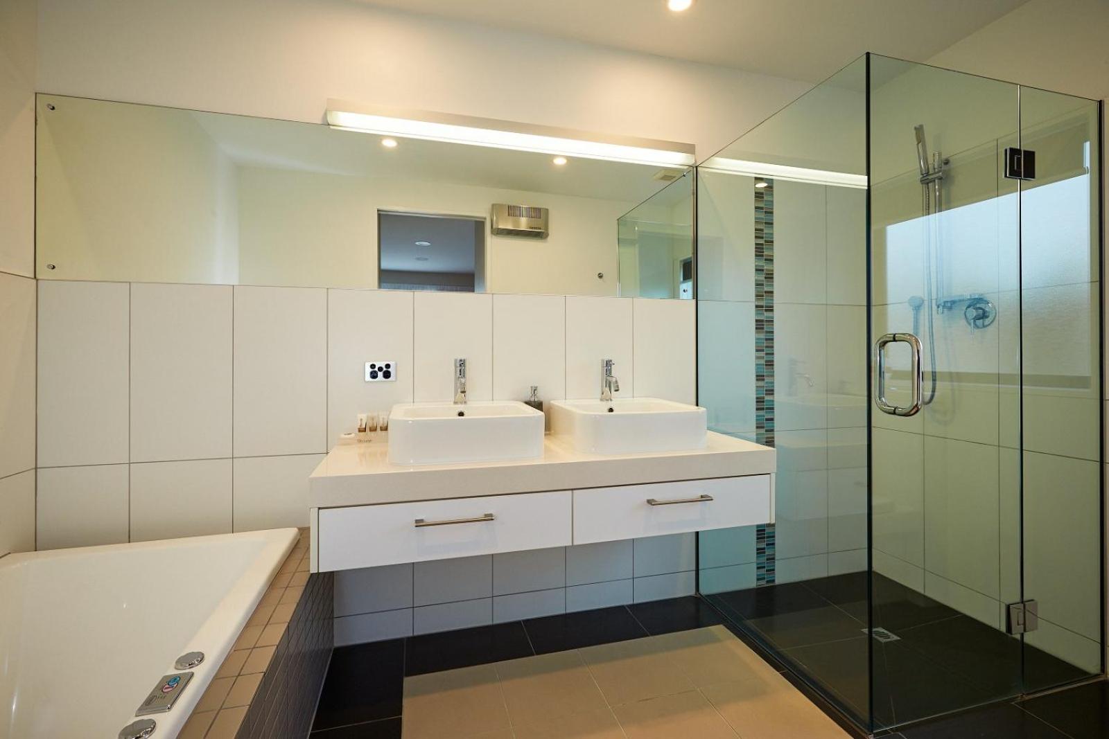 One-Bedroom Apartment - Photo 9