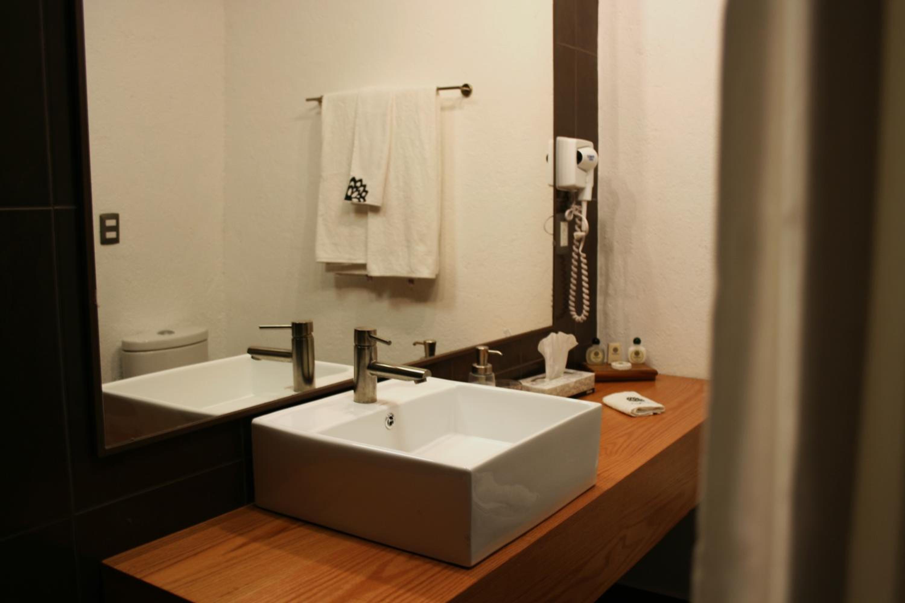 Deluxe Junior Suite photo 3