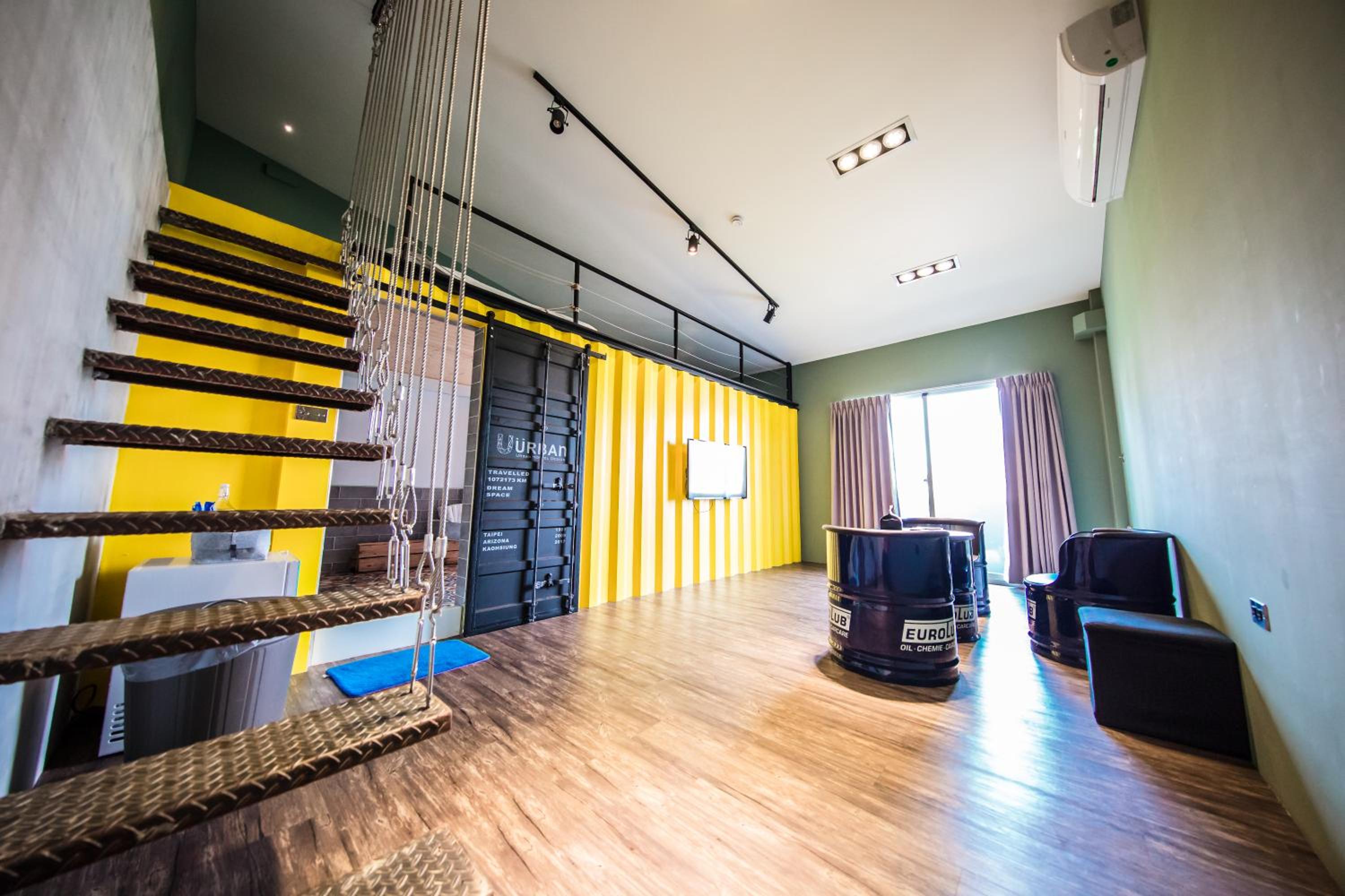 Quadruple Room with Terrace