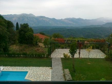 Apartment with Mountain View photo 3