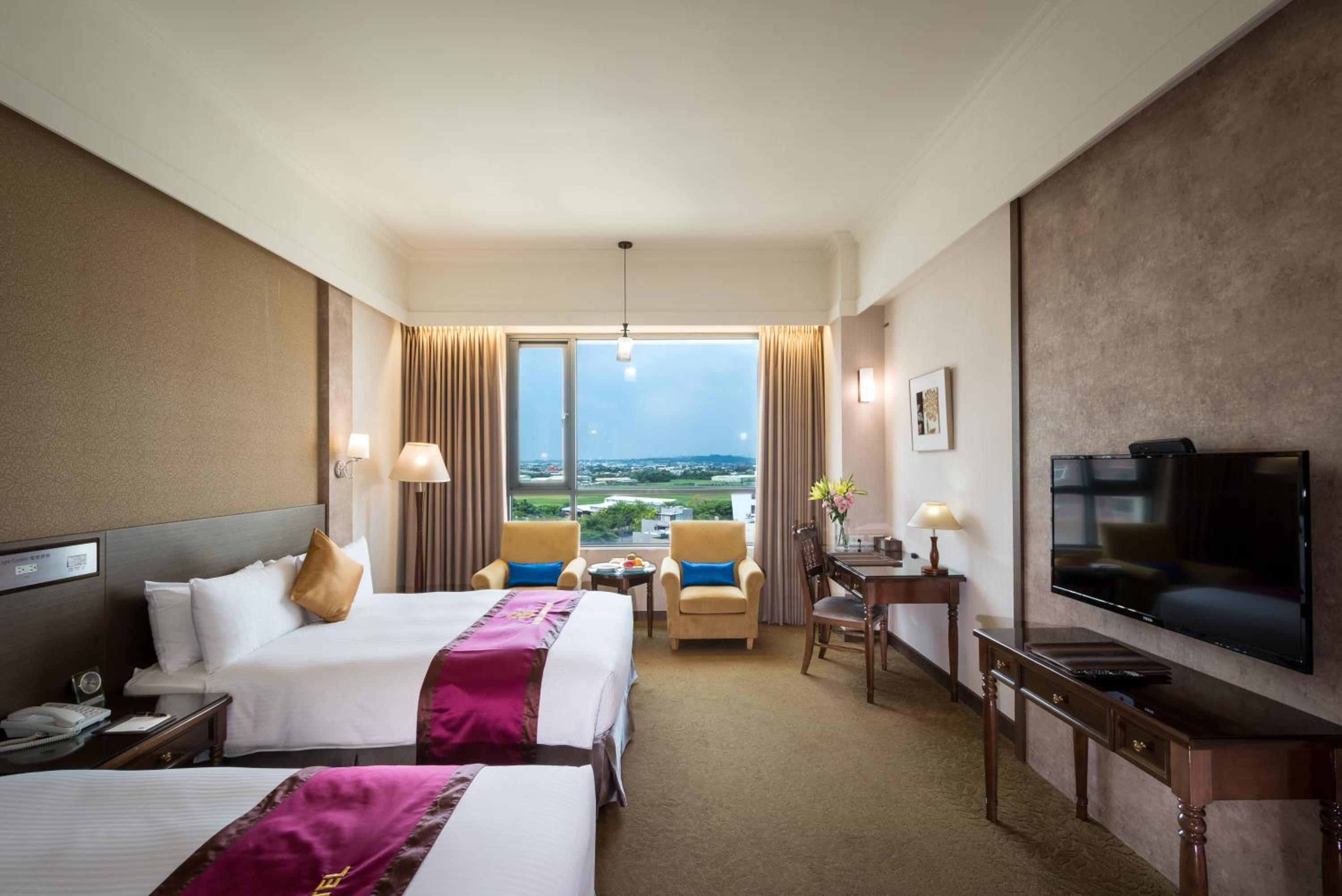 Deluxe Twin Room photo 3