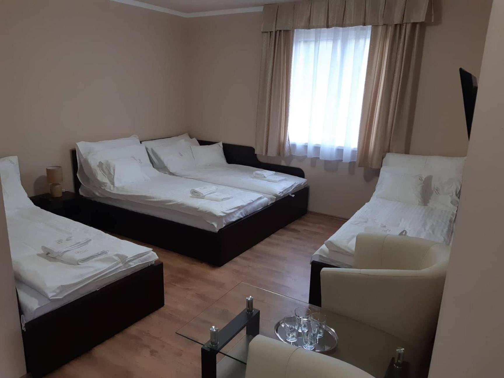 Economy Quadruple Room photo 1