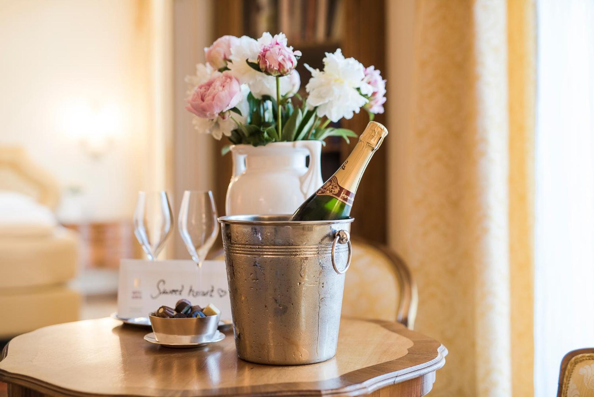Deluxe Suite - Photo 9
