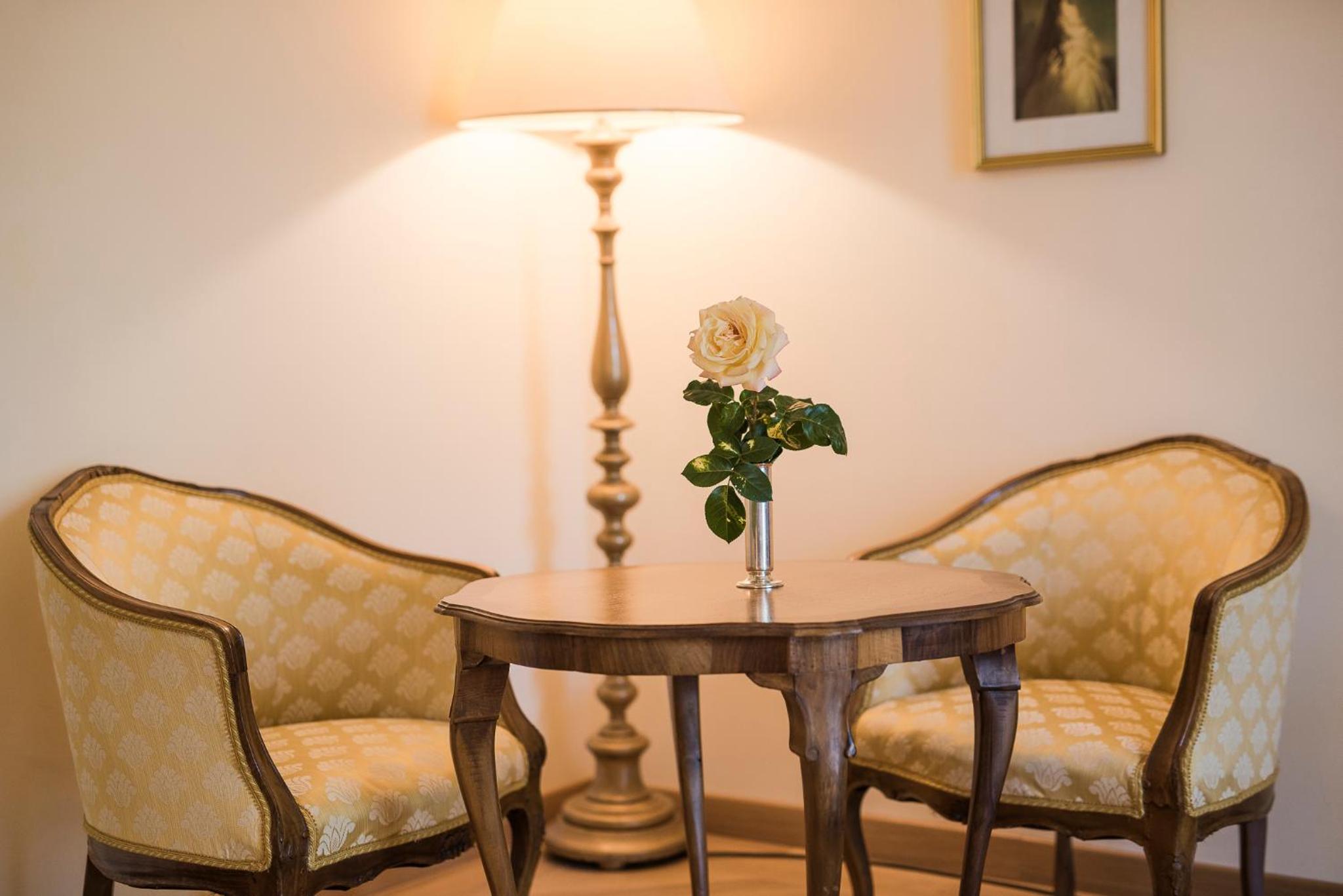 Deluxe Suite - Photo 7