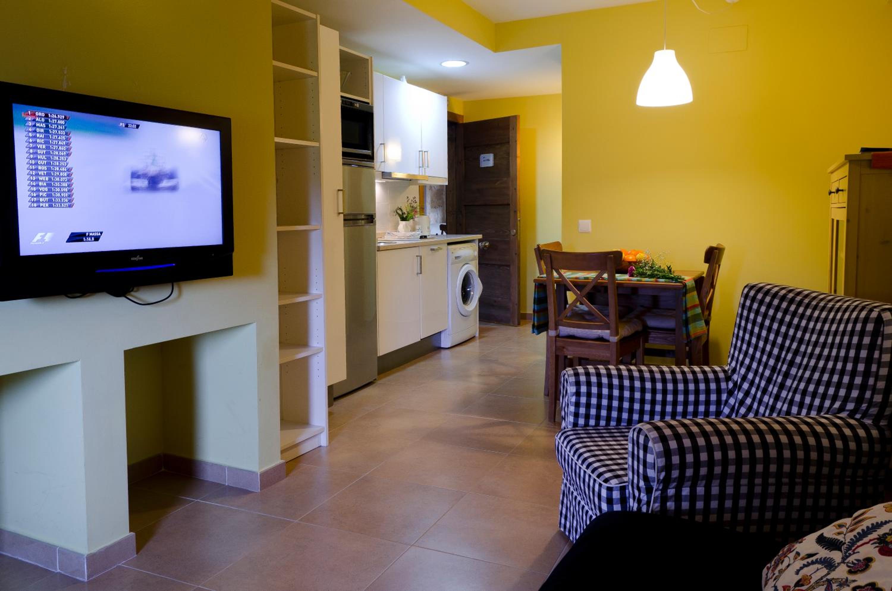 One-Bedroom Apartment (2 - 4 Adults) photo 3