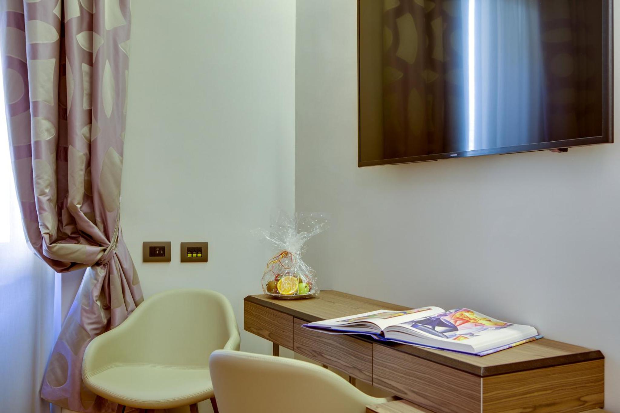 Deluxe Suite photo 2