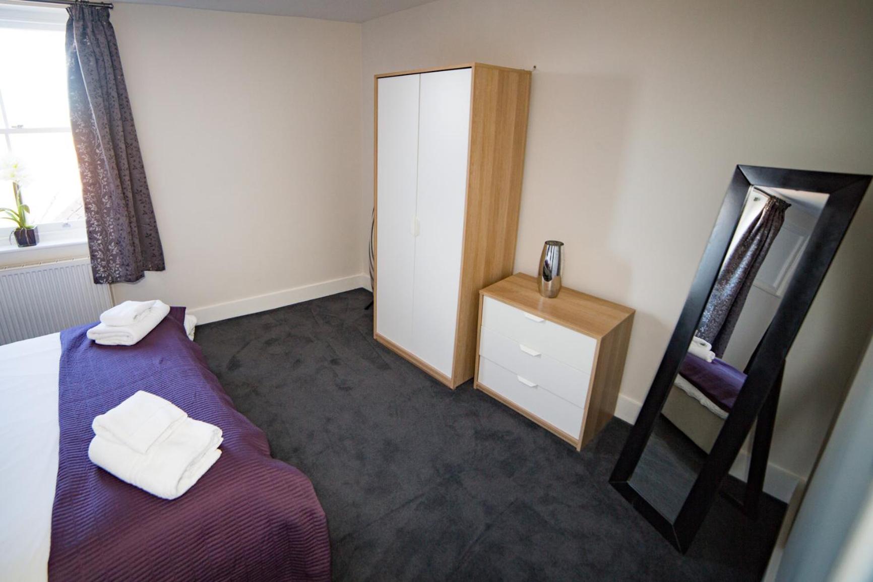 Two-Bedroom Apartment - Photo 8