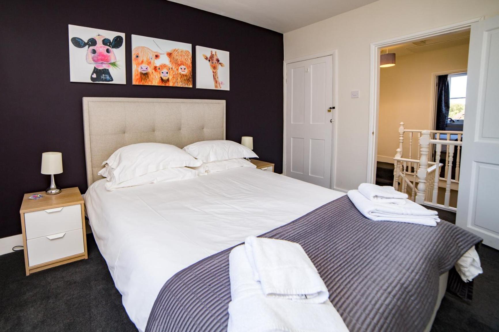 Two-Bedroom Apartment - Photo 12