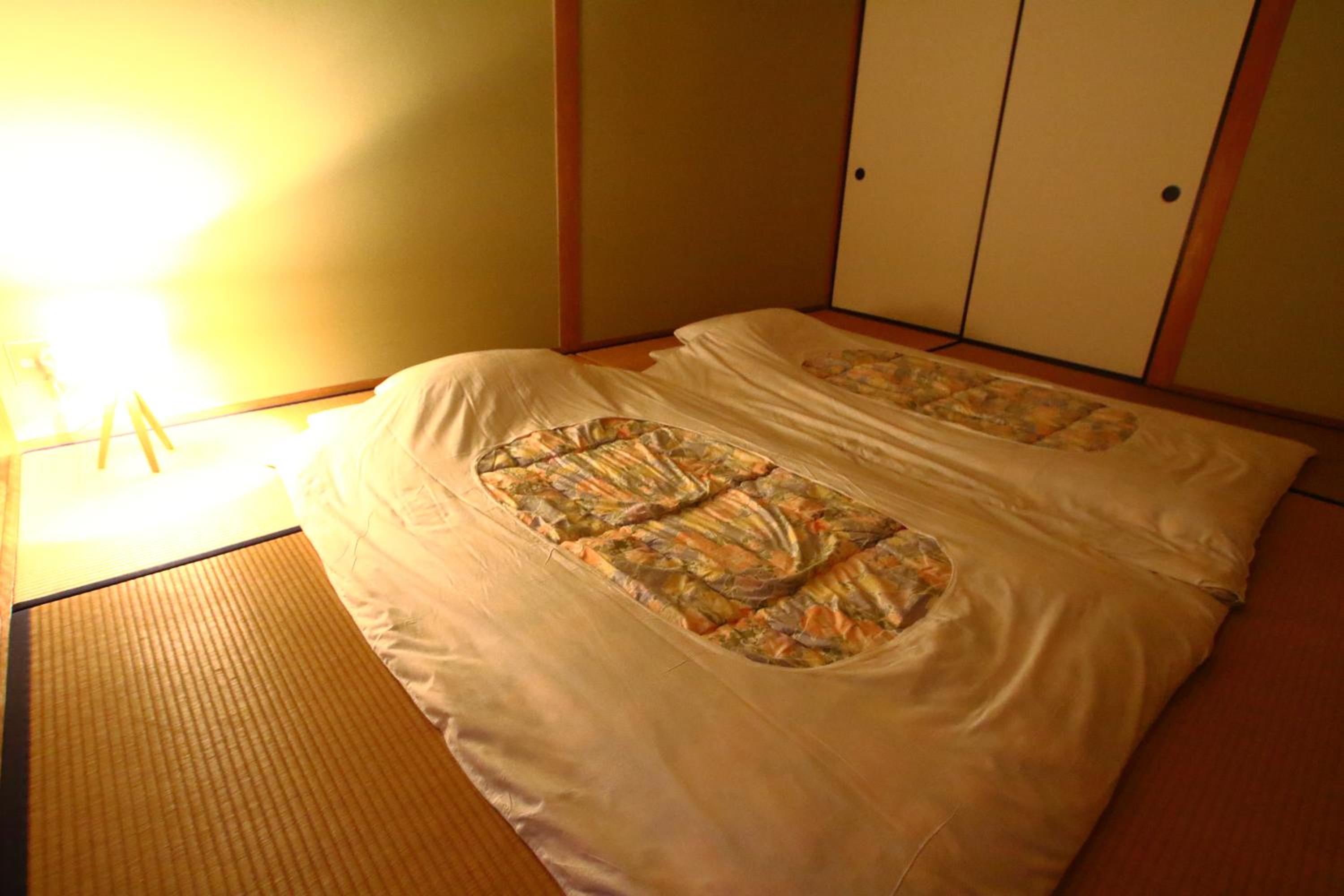 Japanese-Style Room with Shared Bathroom - Photo 6
