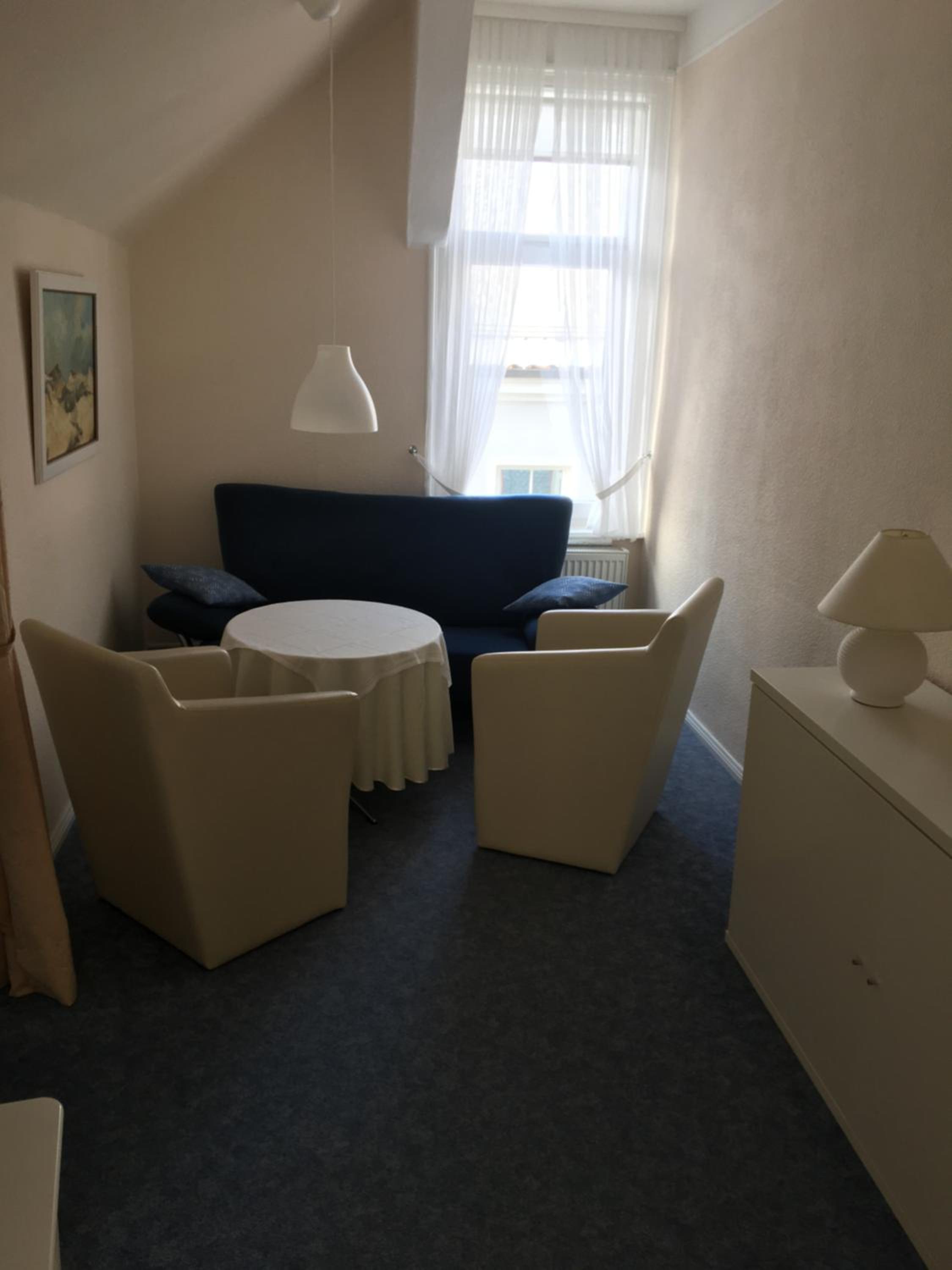 Apartment with Balcony - Photo 6