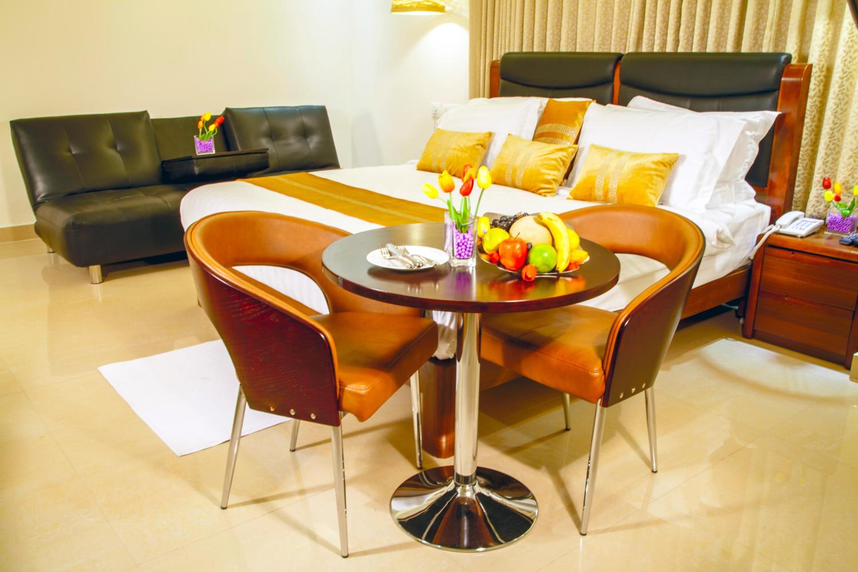 Deluxe King Room - Photo 3